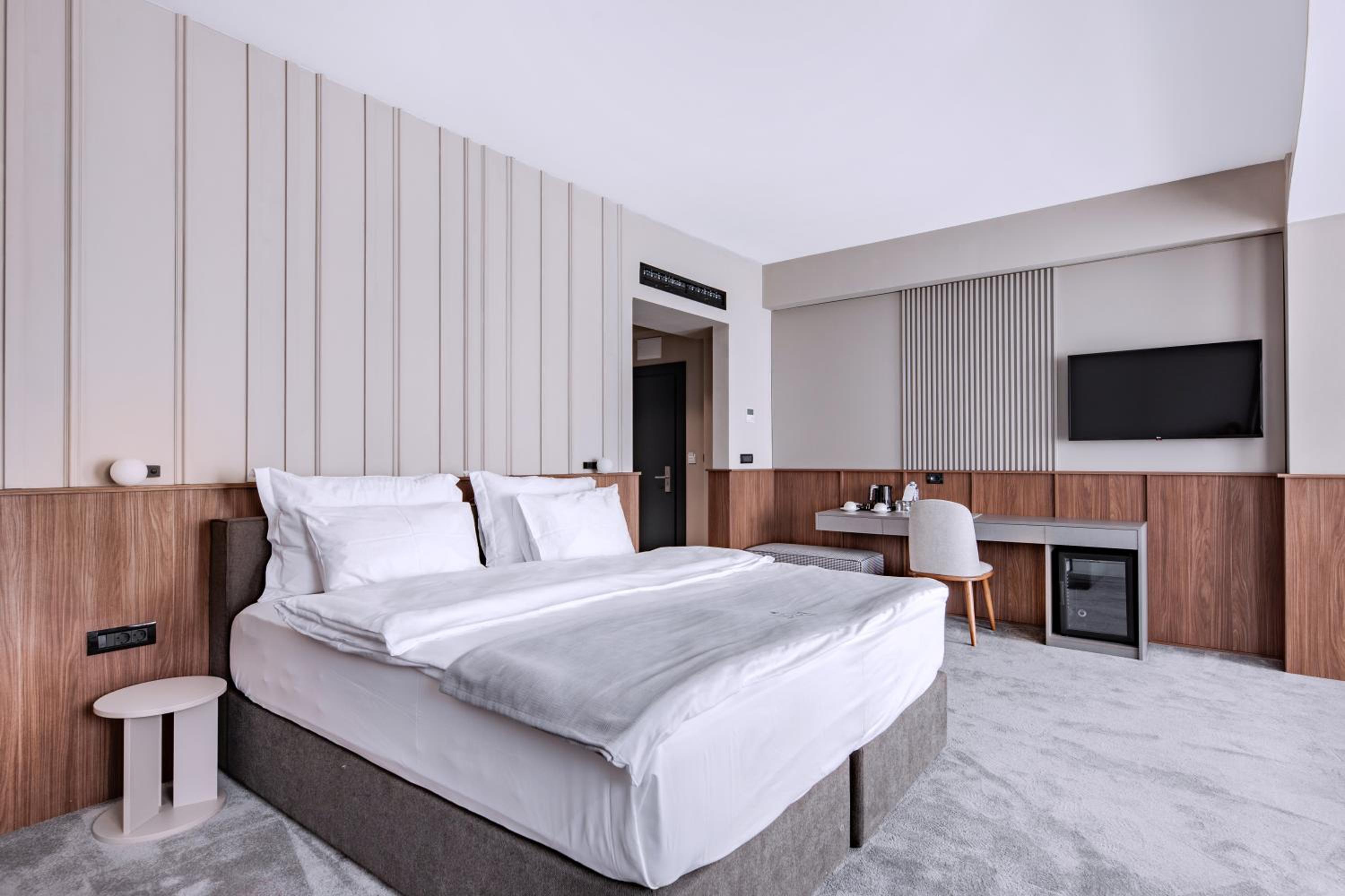 Deluxe Double Room with Balcony, photo 7