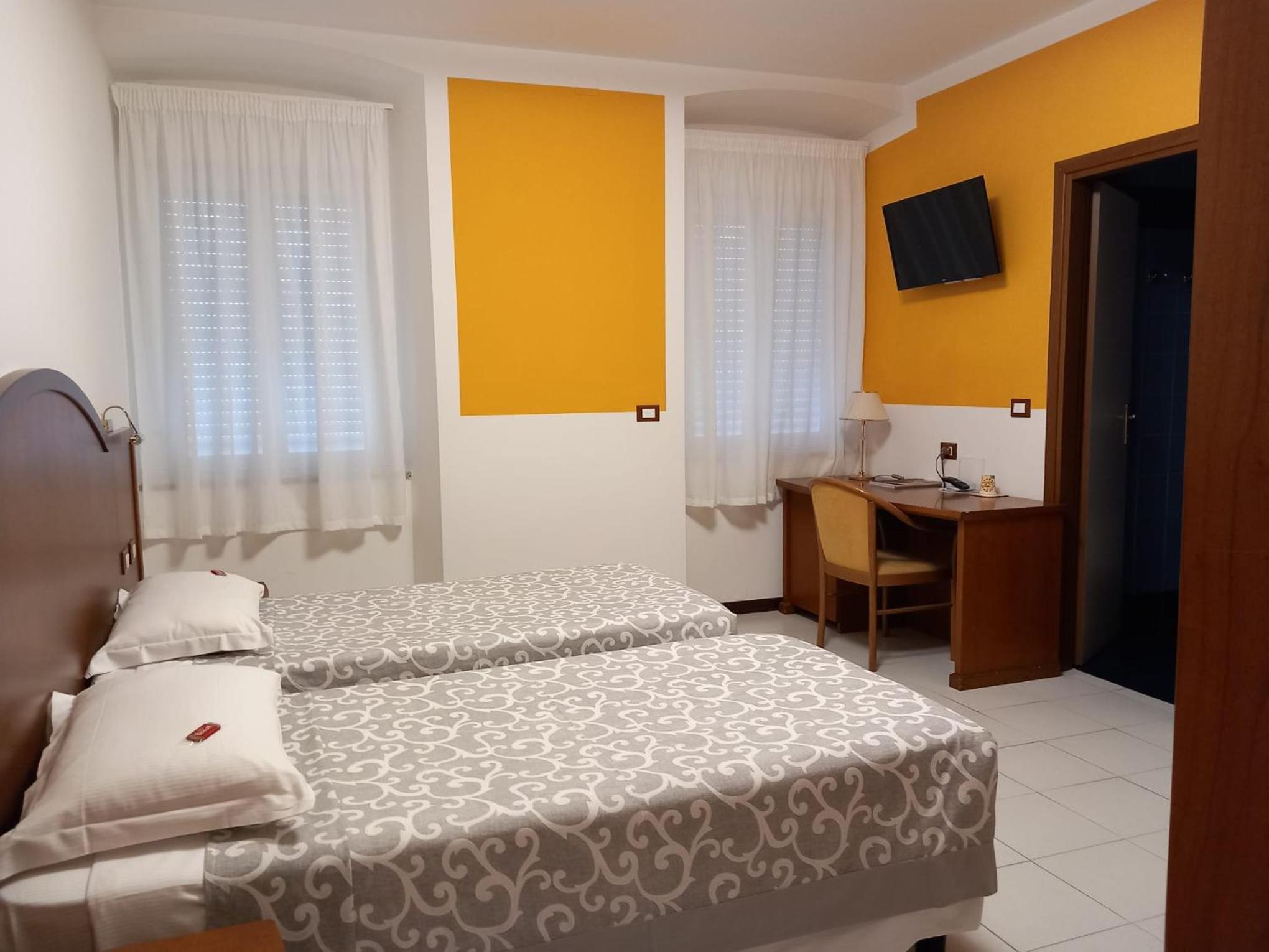 Standard Triple Room - Photo 18