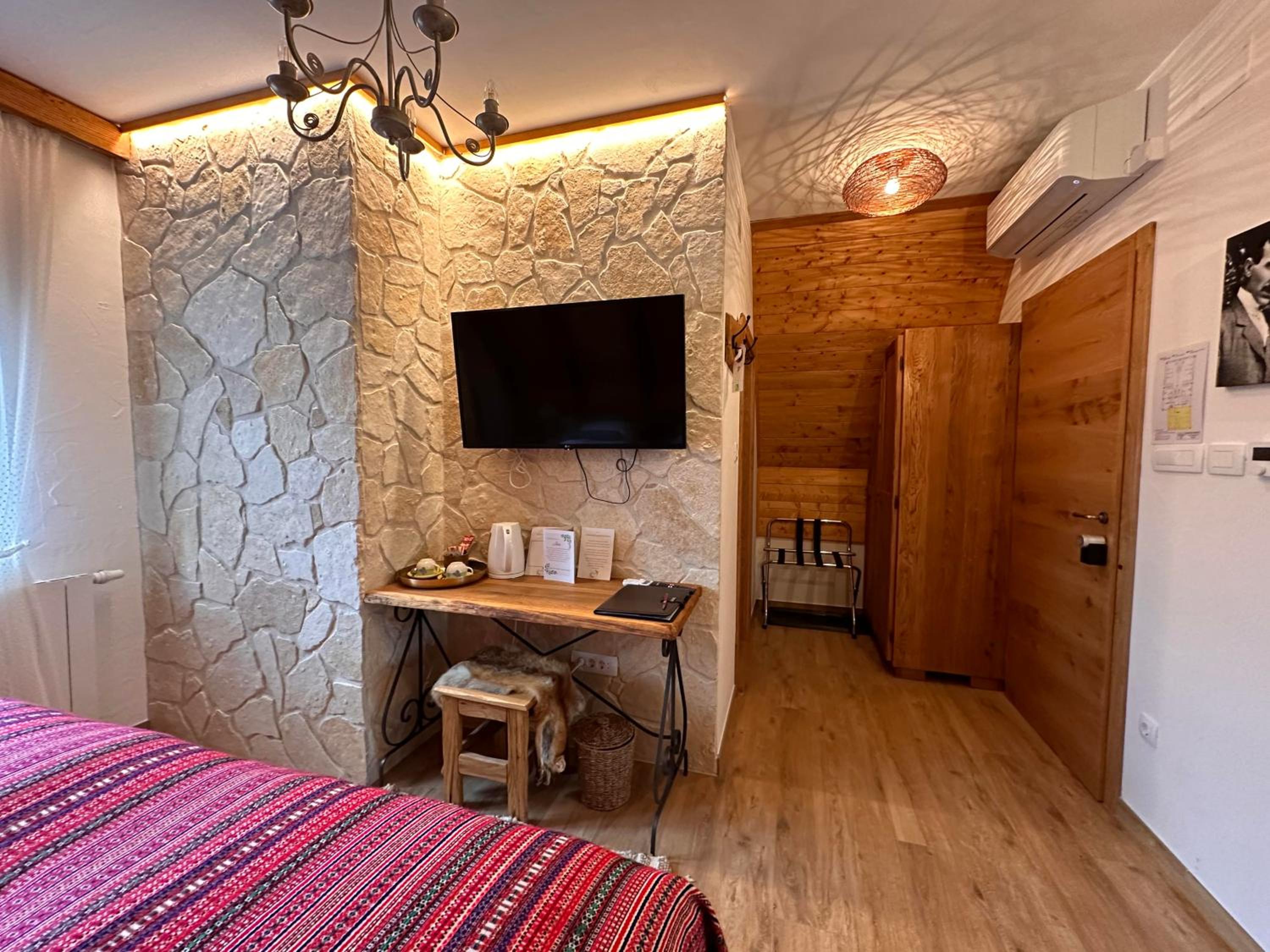 Deluxe Double Room - Photo 2