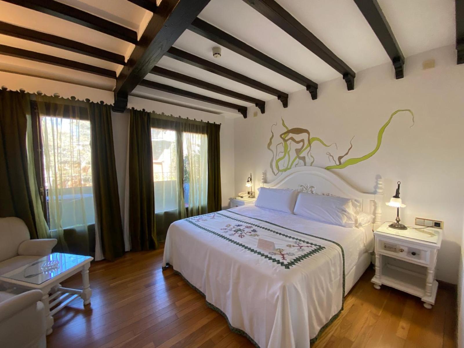 Double or Twin Room with Terrace Access - Photo 1