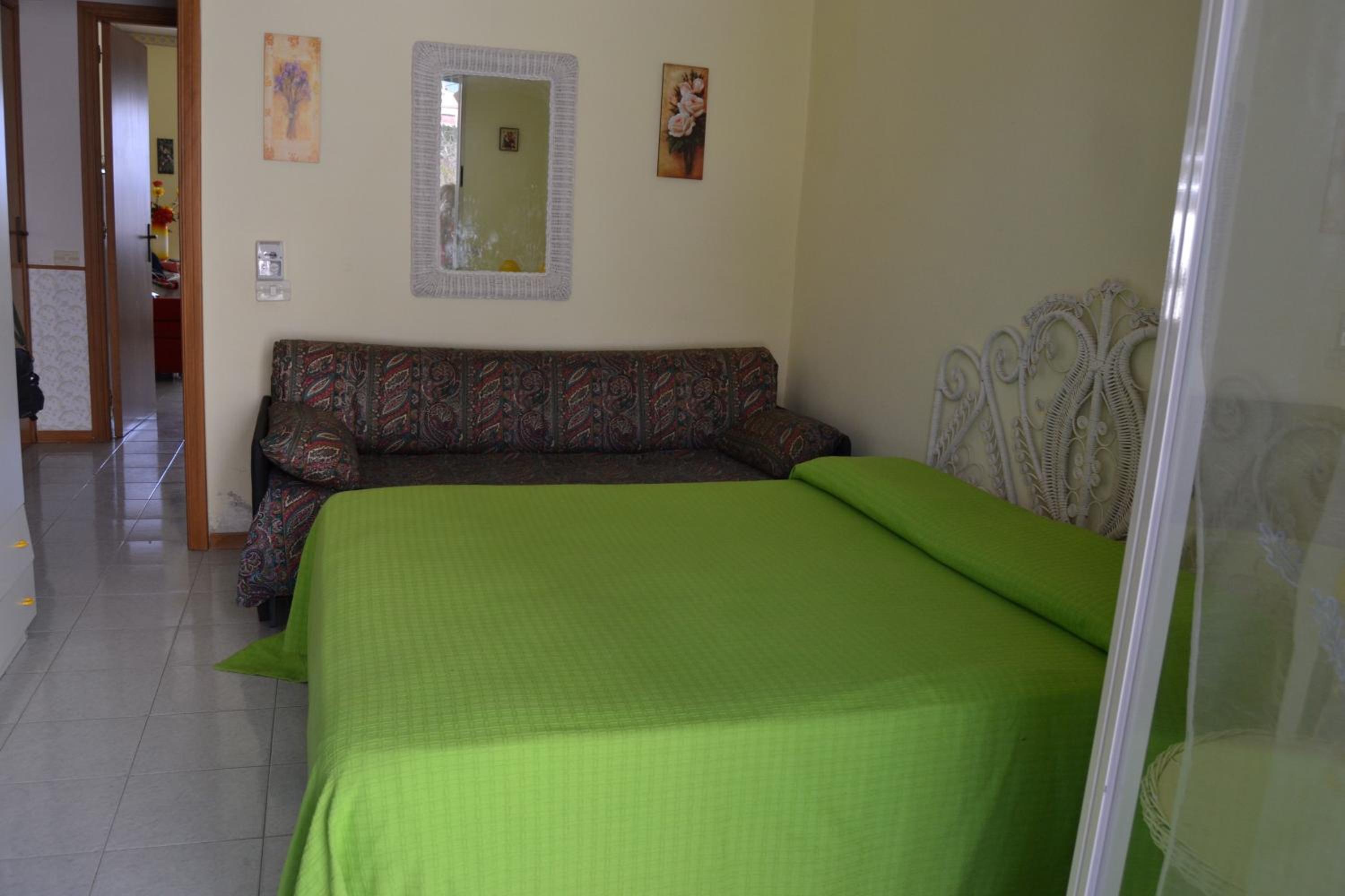 One Bedroom Apartment with Sea View - Photo 18