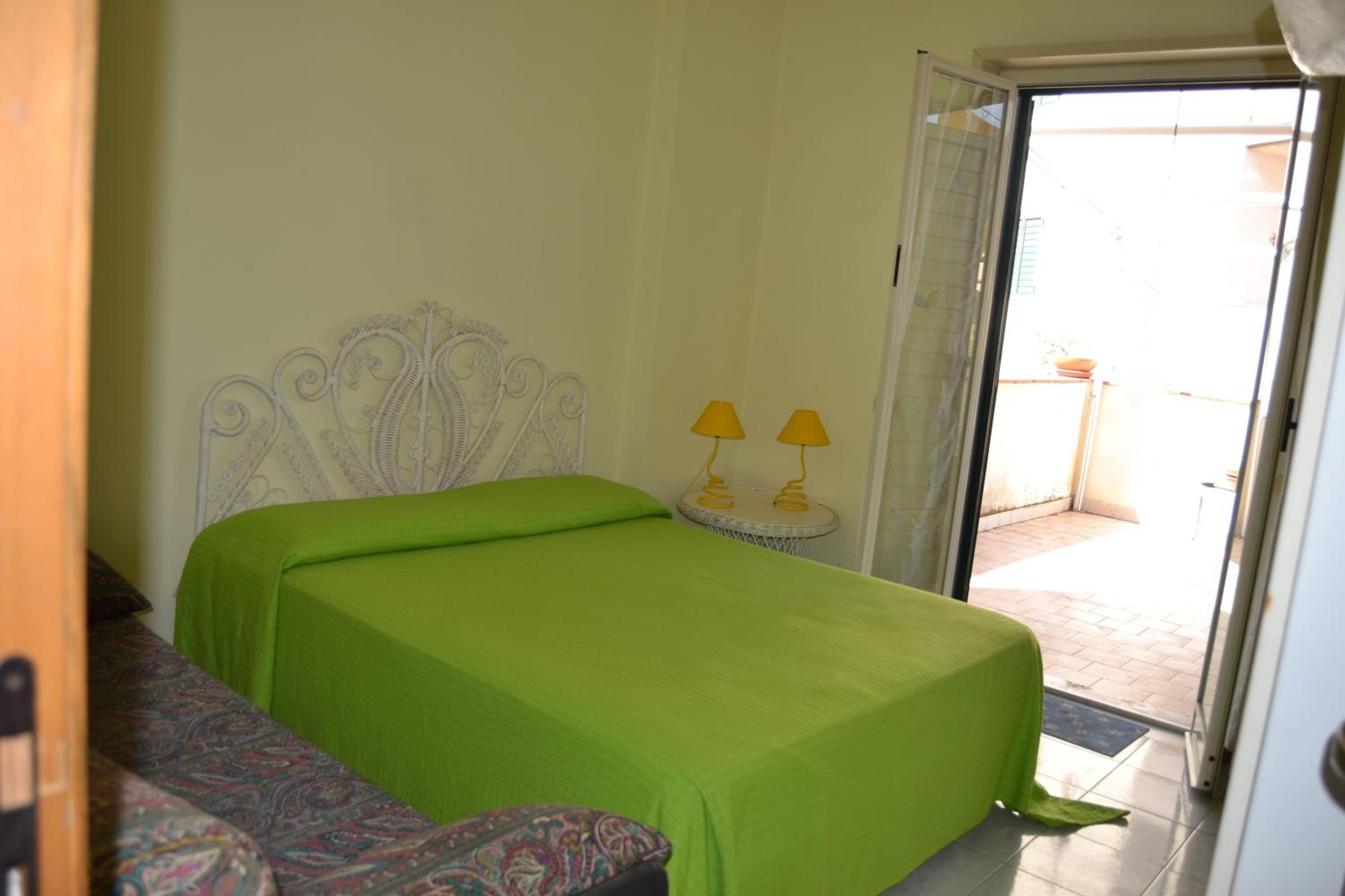 One Bedroom Apartment with Sea View - Photo 28