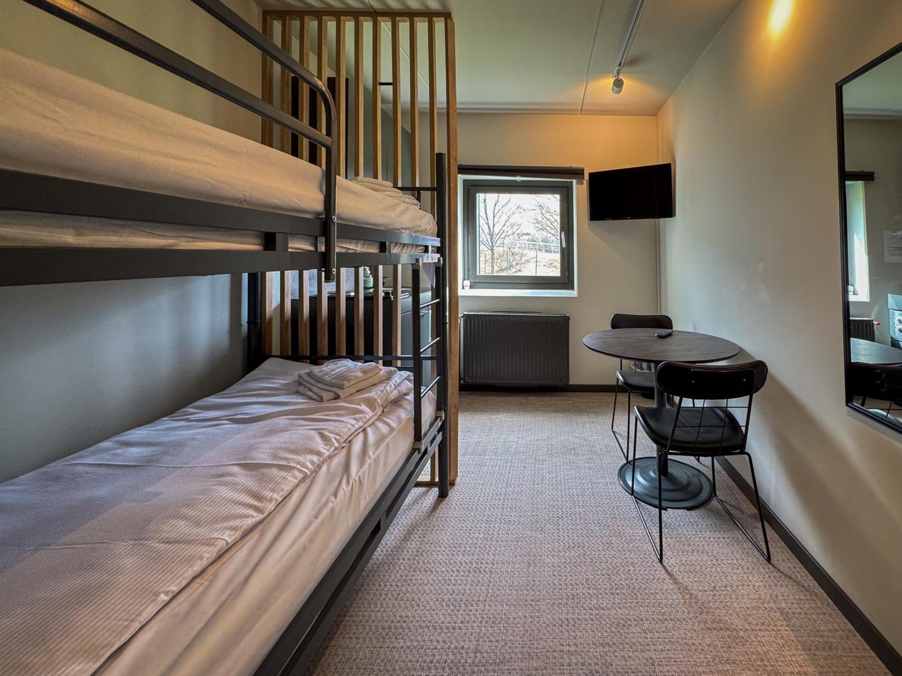 Studio Apartment - Photo 8