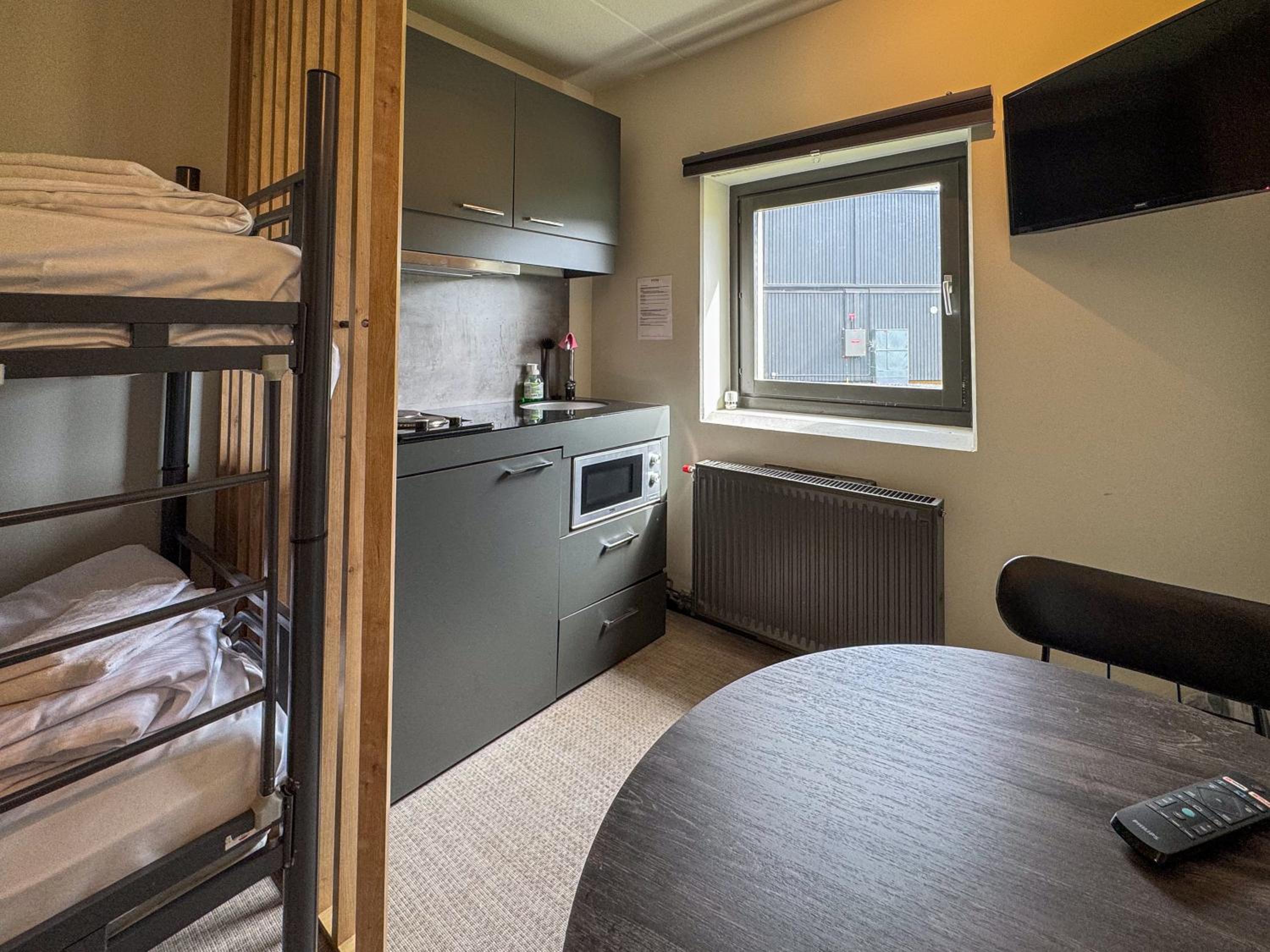 Studio Apartment - Photo 6