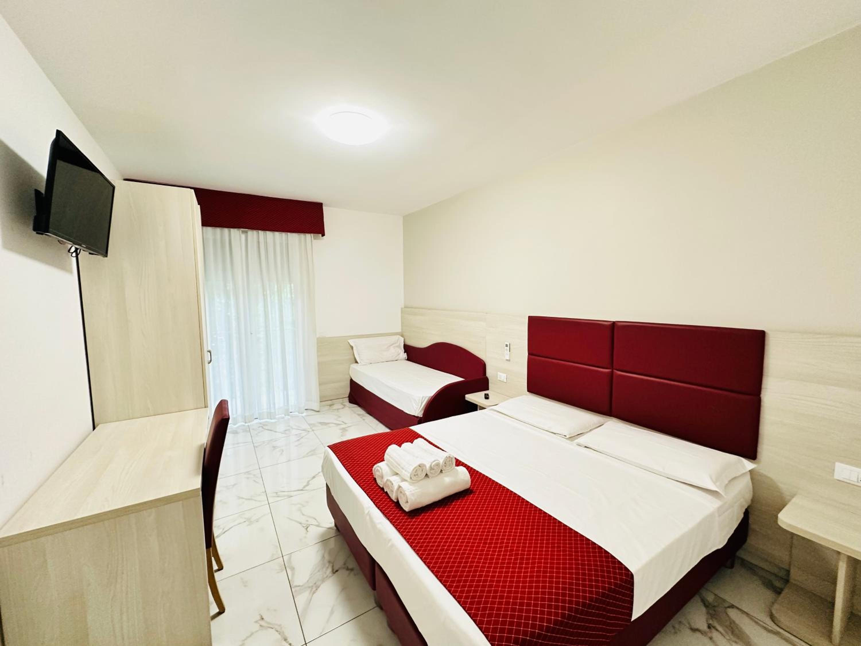 Triple Room - Photo 16