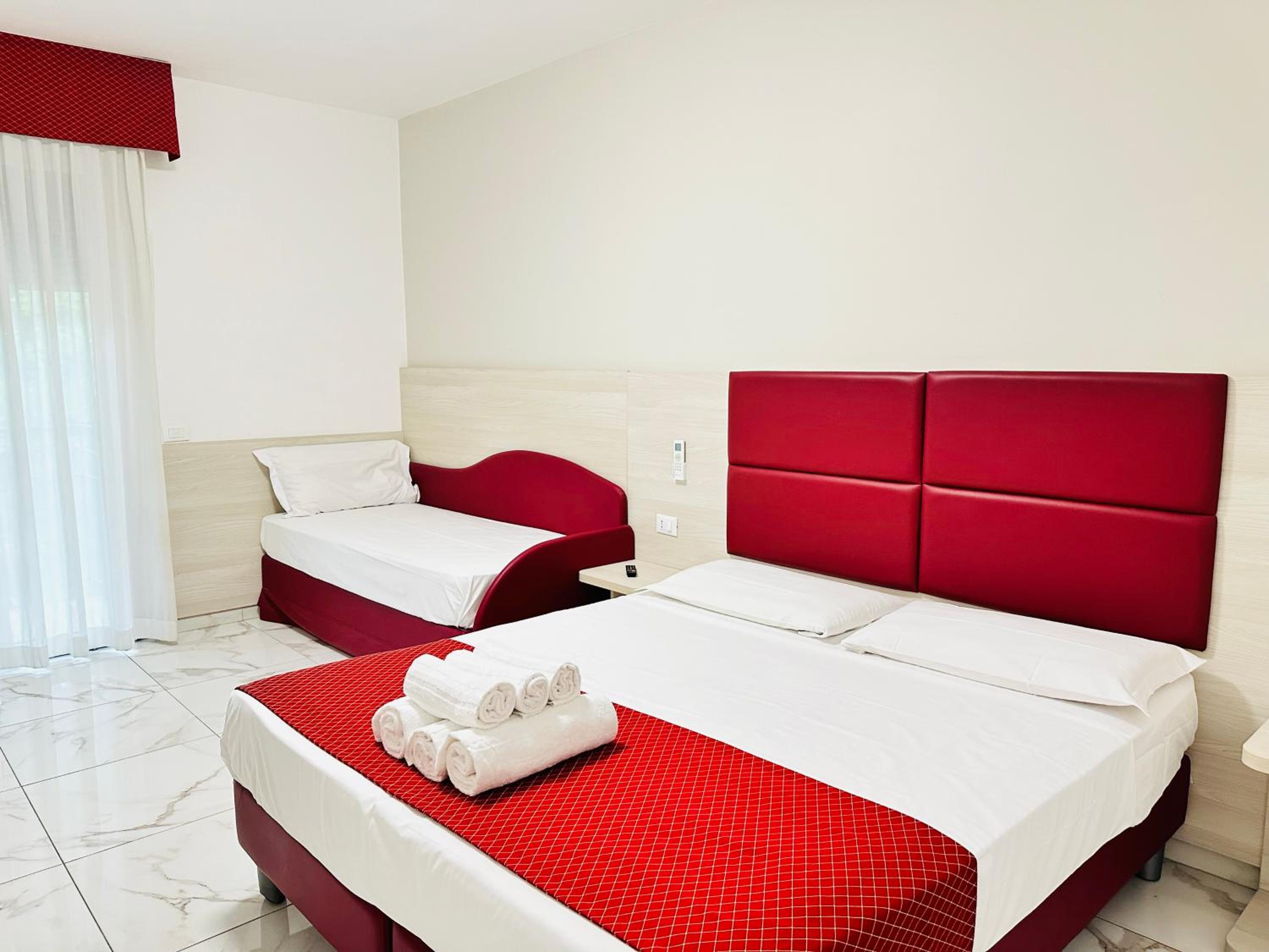 Triple Room - Photo 9