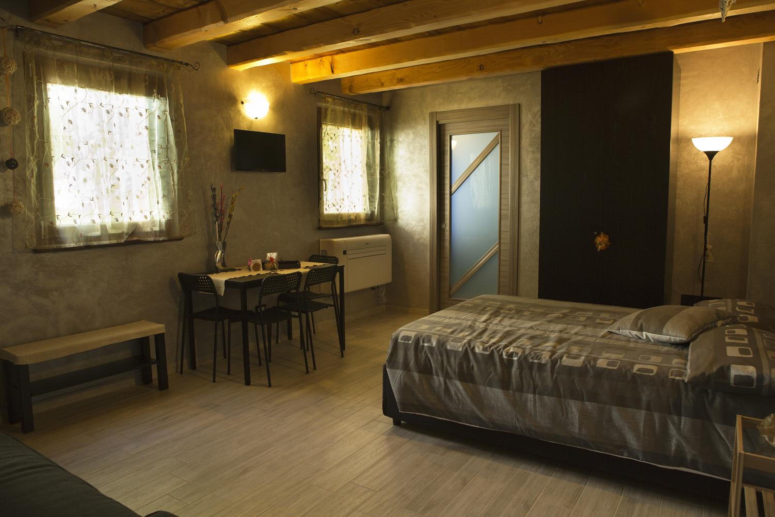 Studio Apartment photo 2