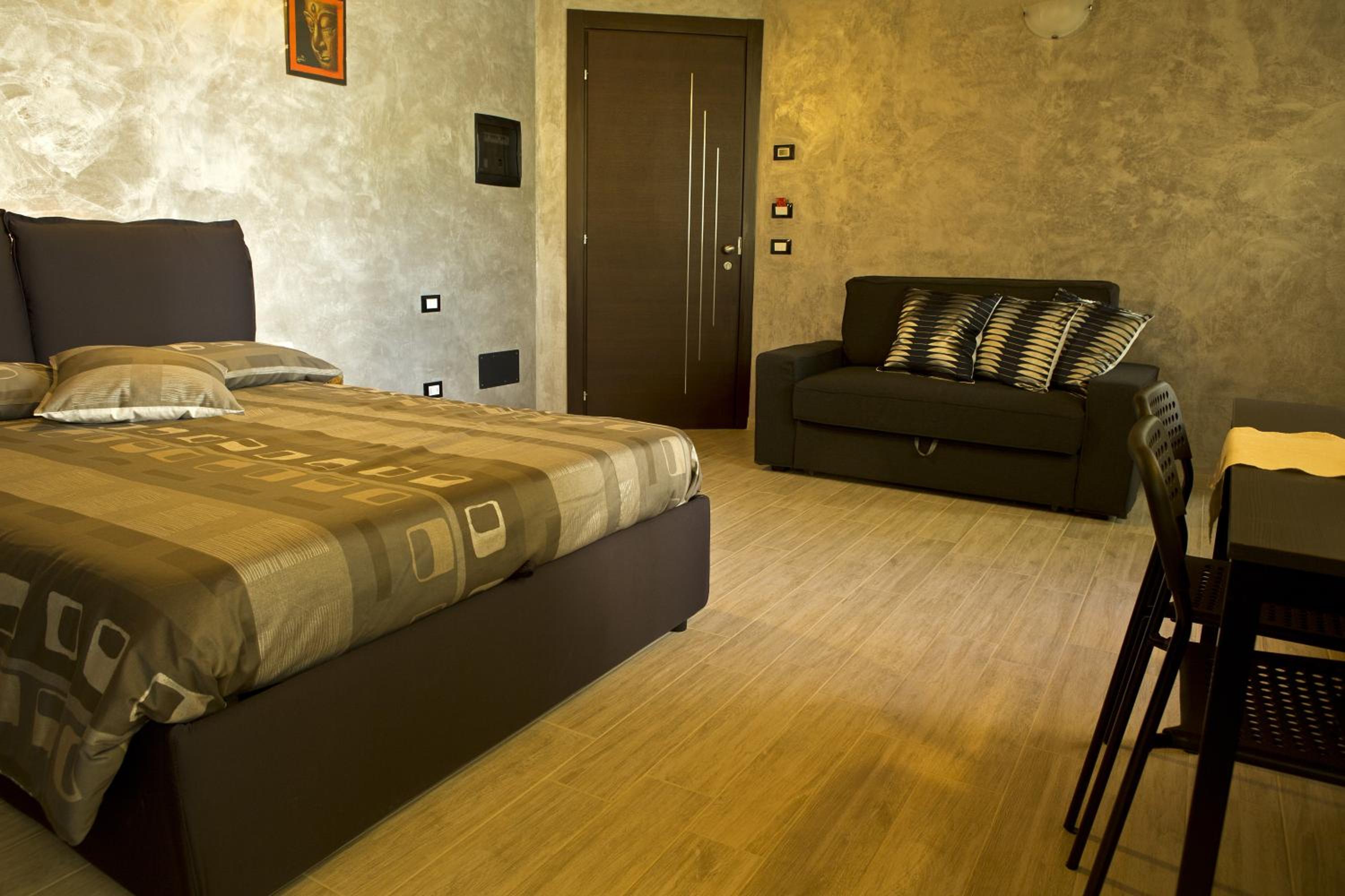 Studio Apartment photo 3