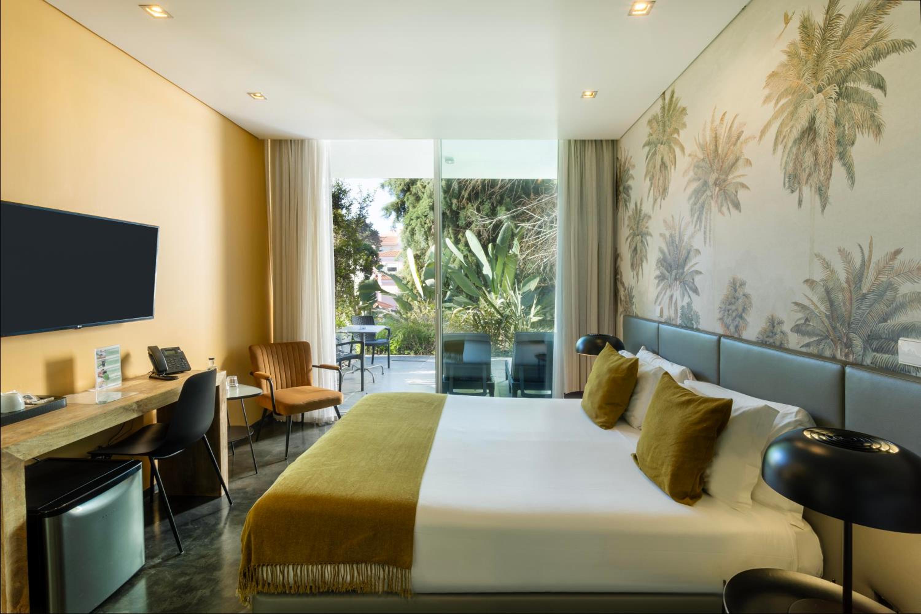 Superior Double Room with Balcony - Photo 3