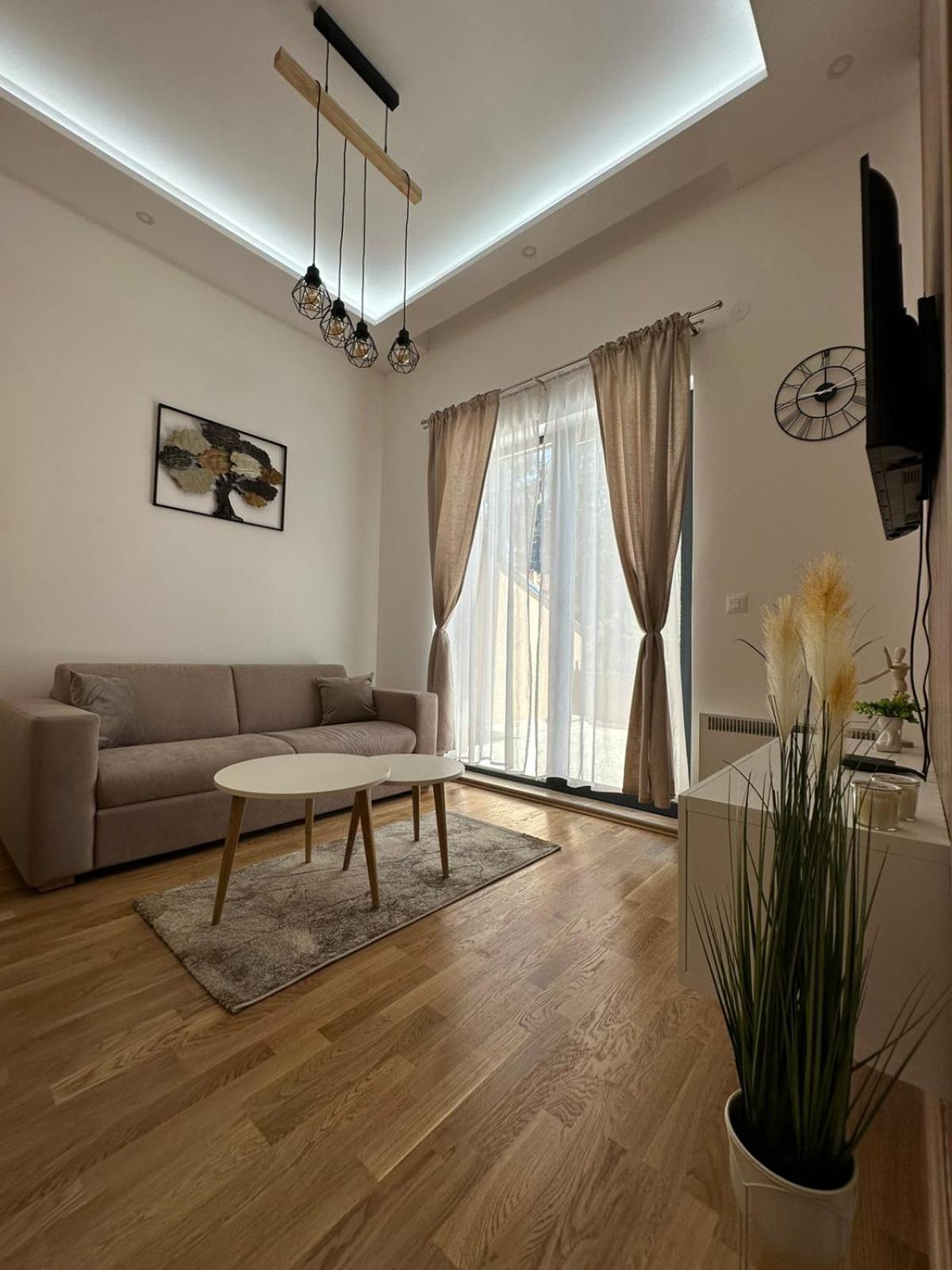 One-Bedroom Apartment photo 2