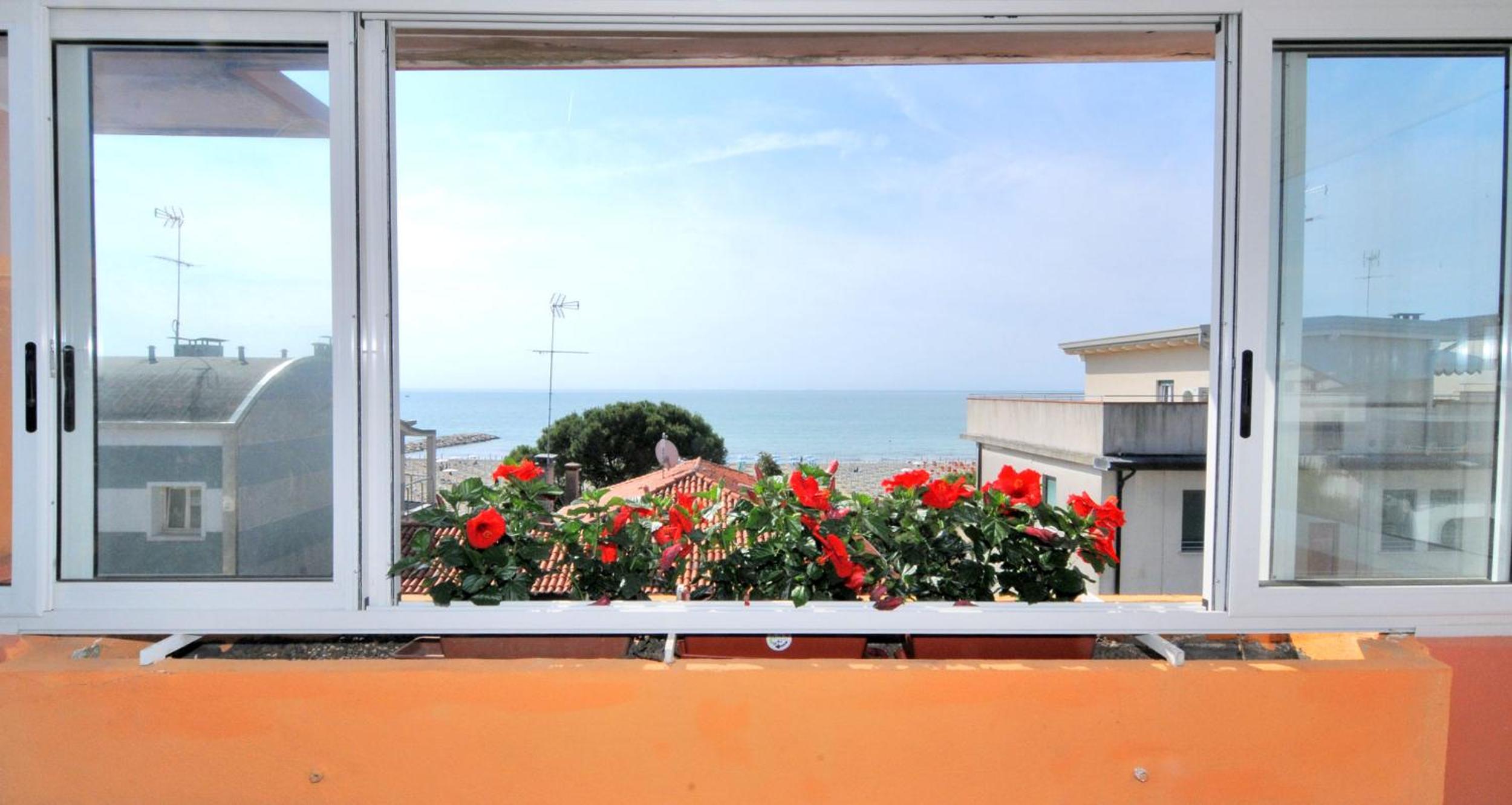 Deluxe Double Room with Sea View photo 3
