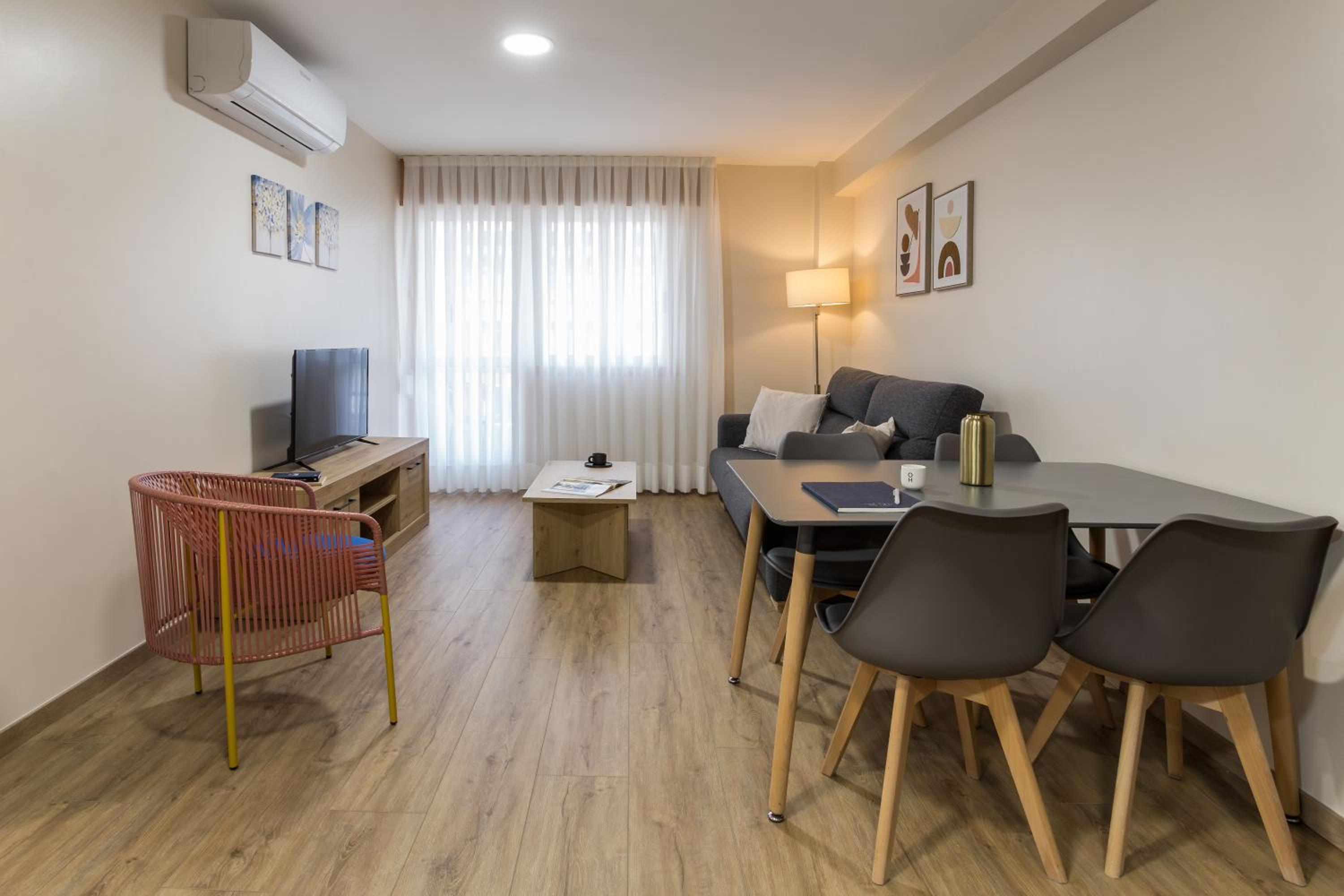 Apartamento con Balcón