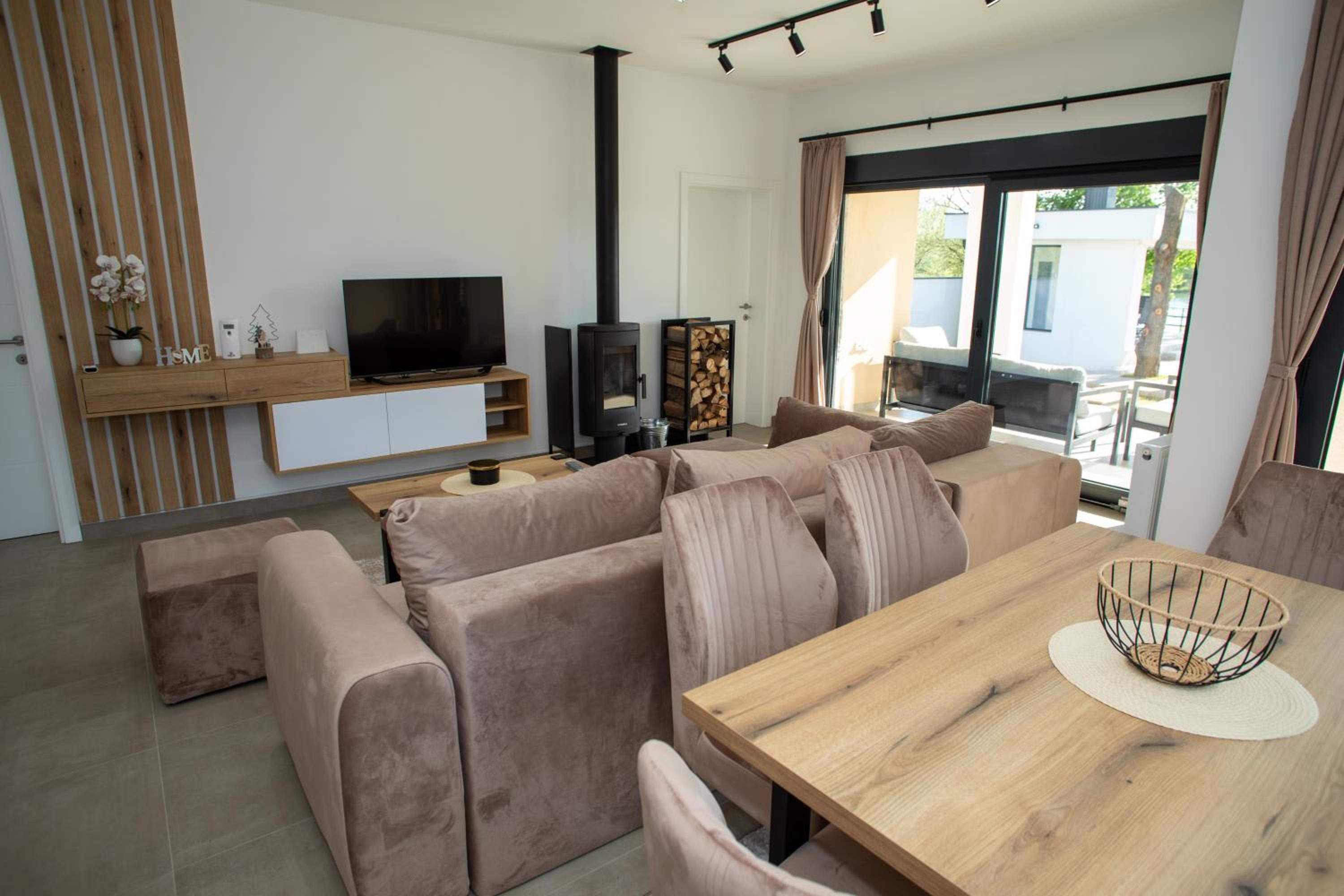 Three-Bedroom House photo 2