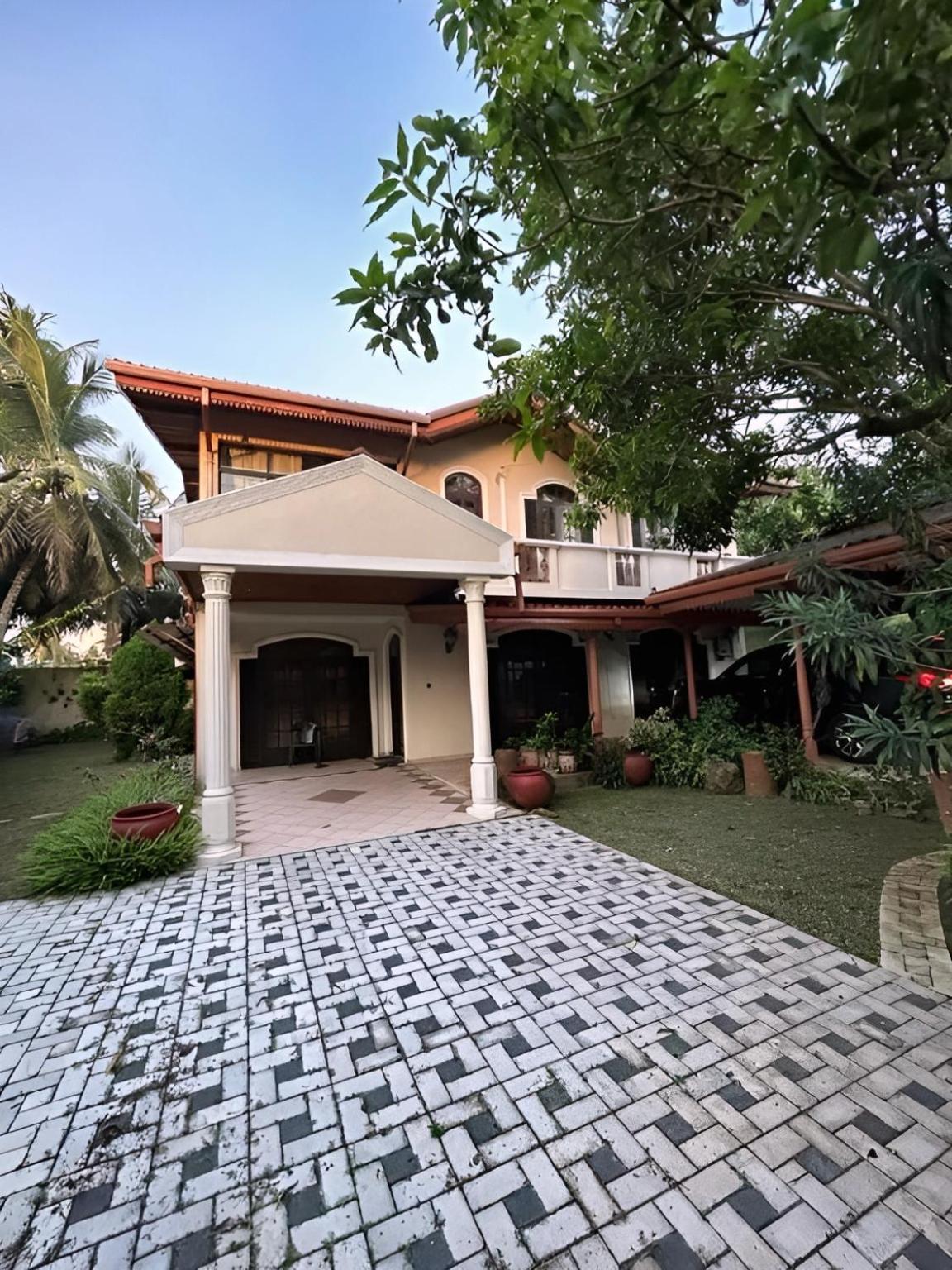 Villa photo 1