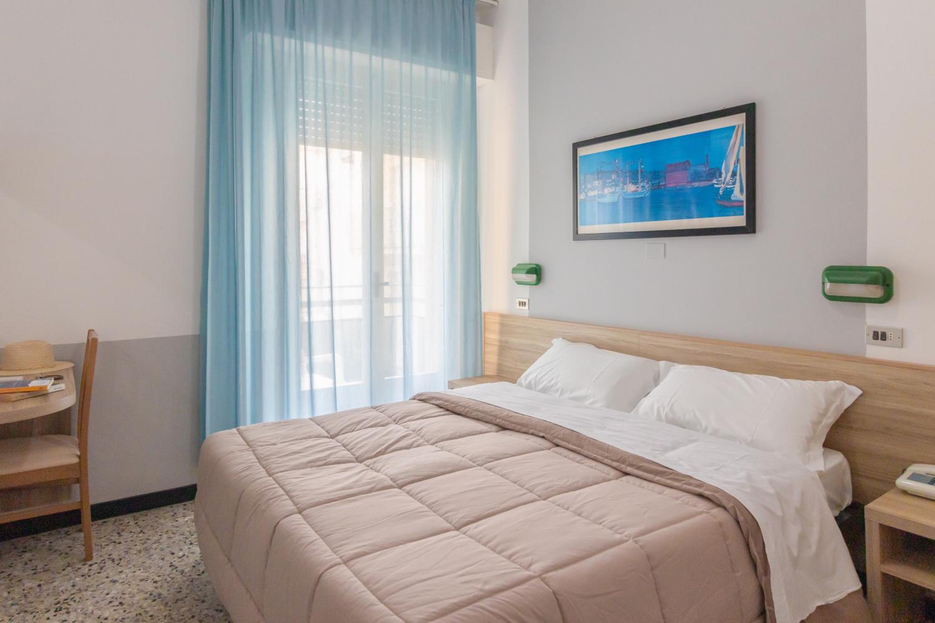 Double or Twin Room - Photo 5