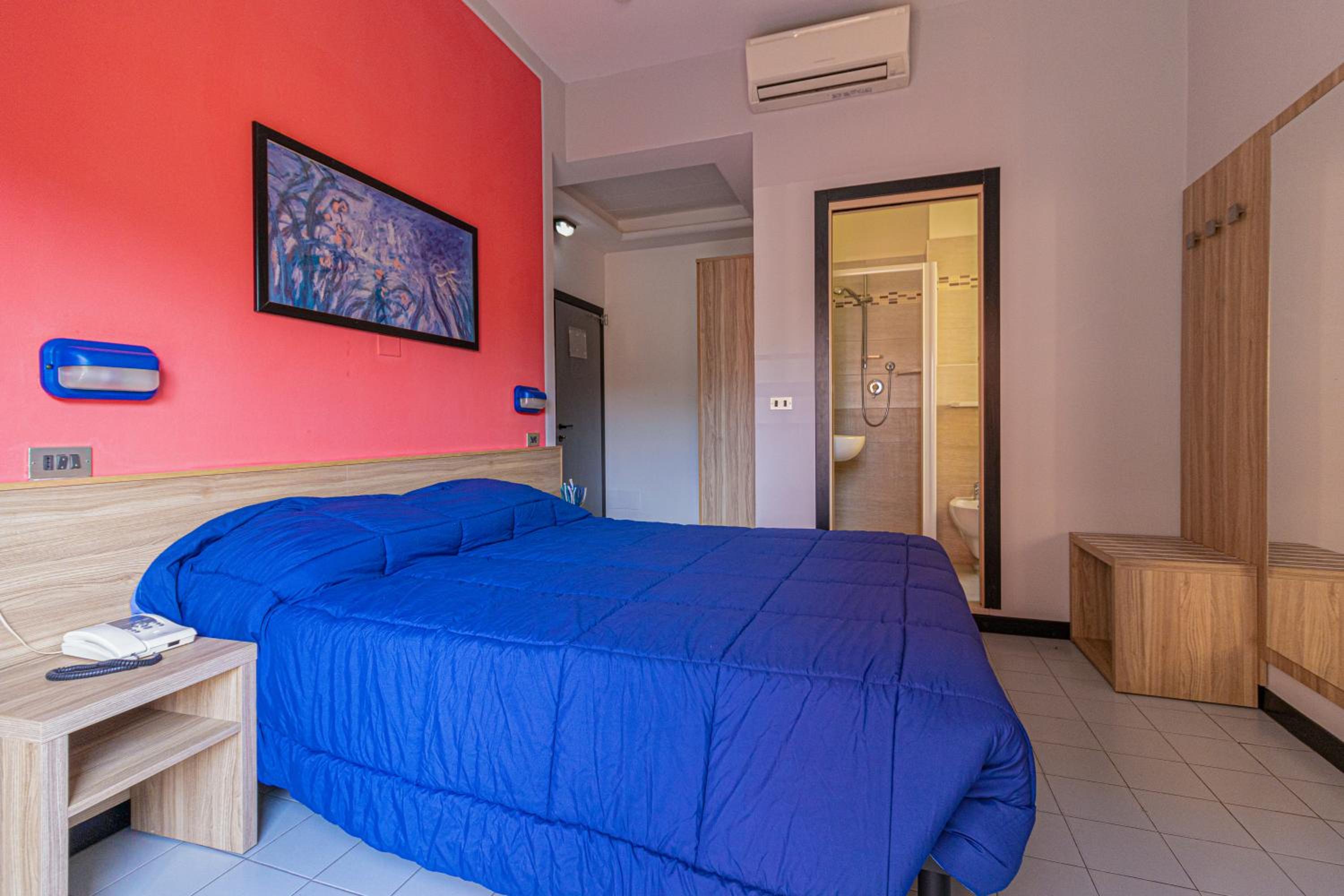 Double or Twin Room - Photo 4