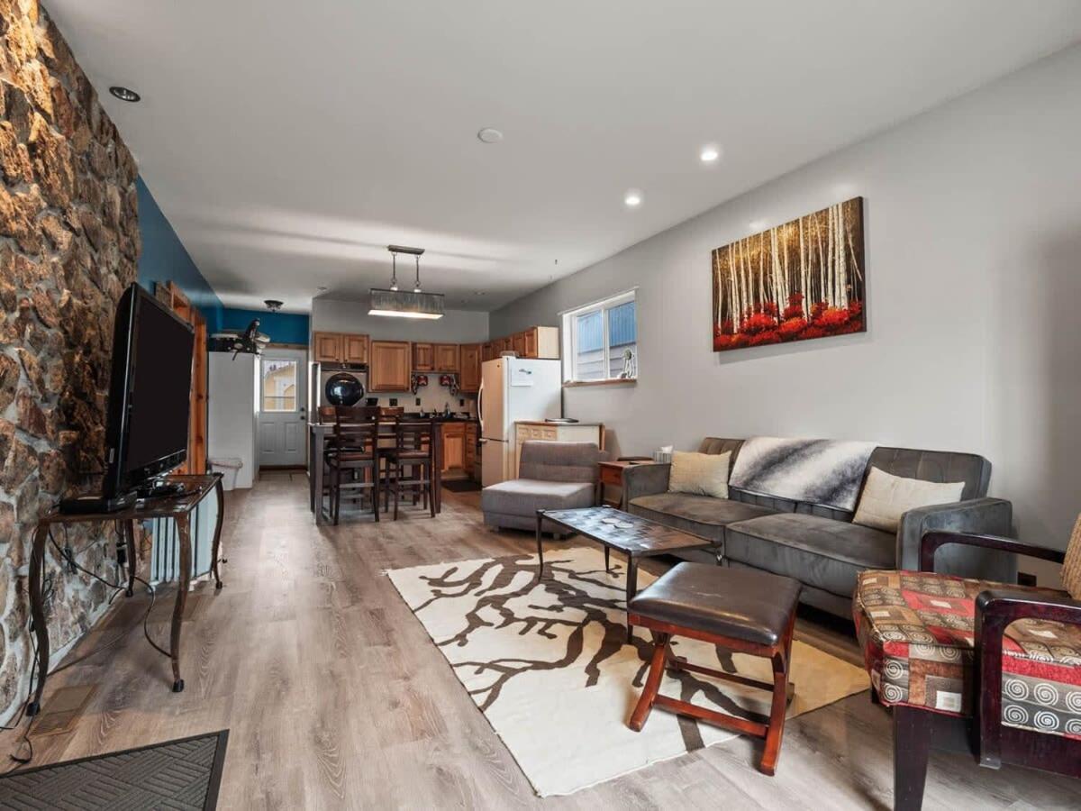 Family Room photo 2