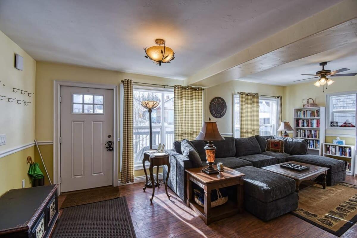 Family Room photo 1
