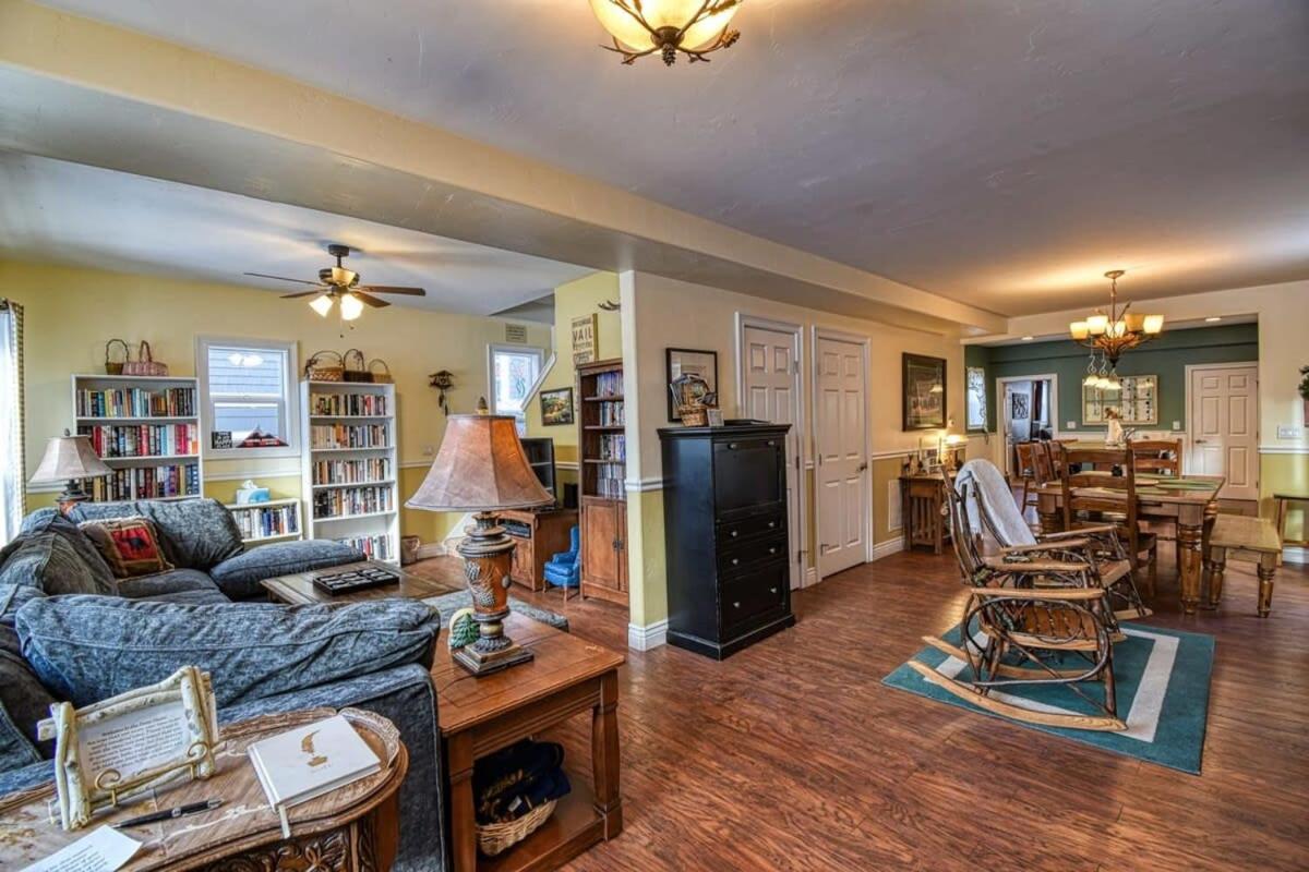 Family Room photo 2