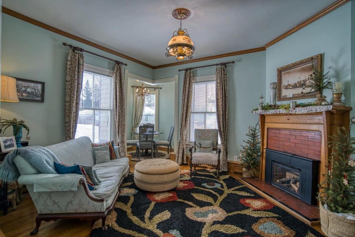 Family Room photo 1