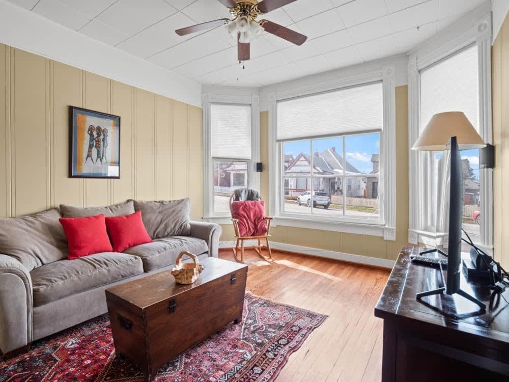Family Room photo 1