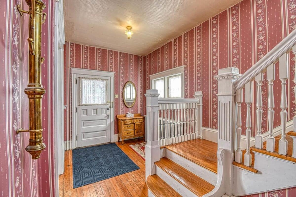 Family Room photo 3