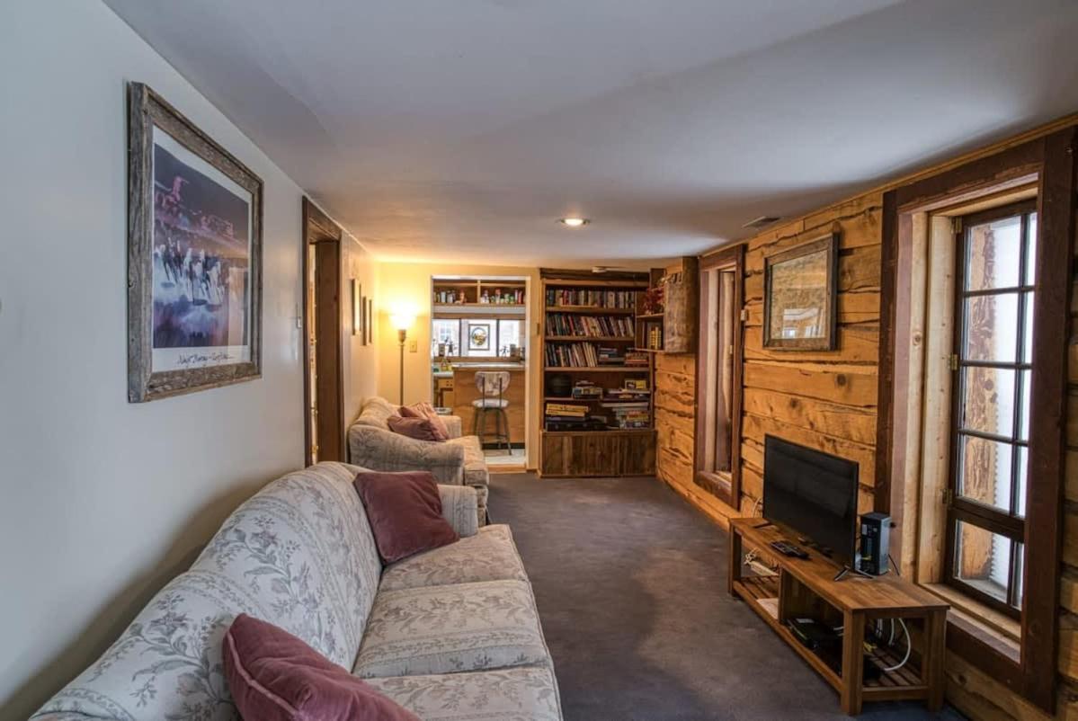 Family Room photo 1
