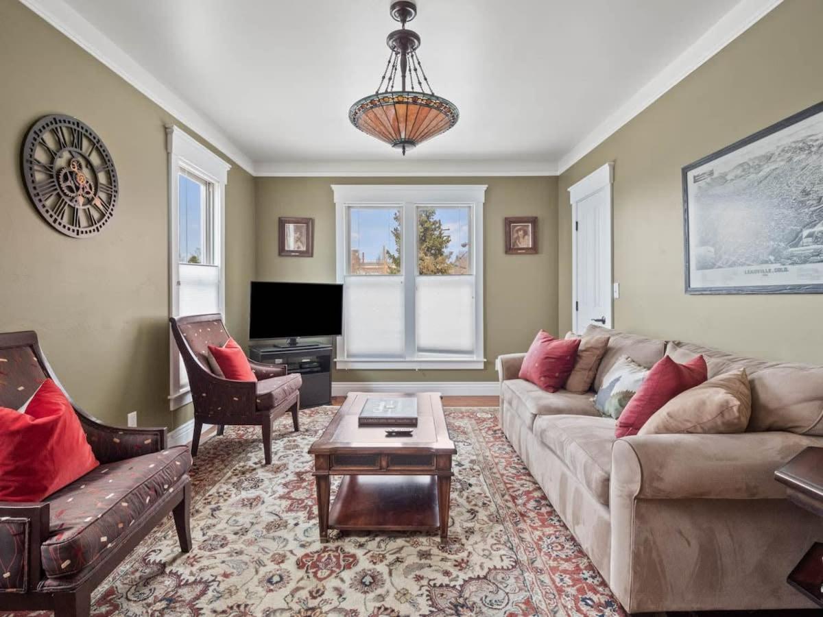 Family Room photo 1
