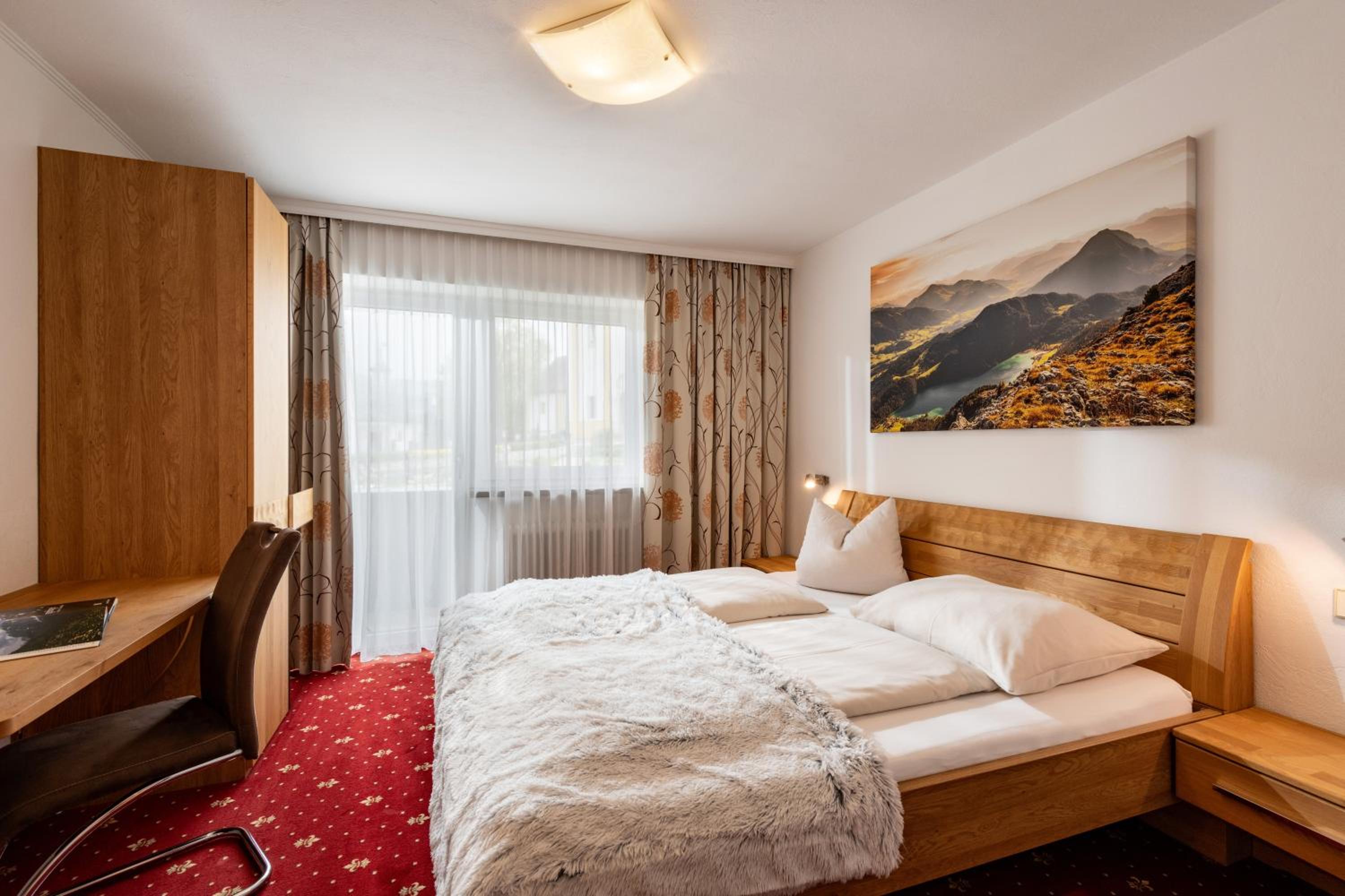 Two-Bedroom Apartment (4 Adults + 2 Children)