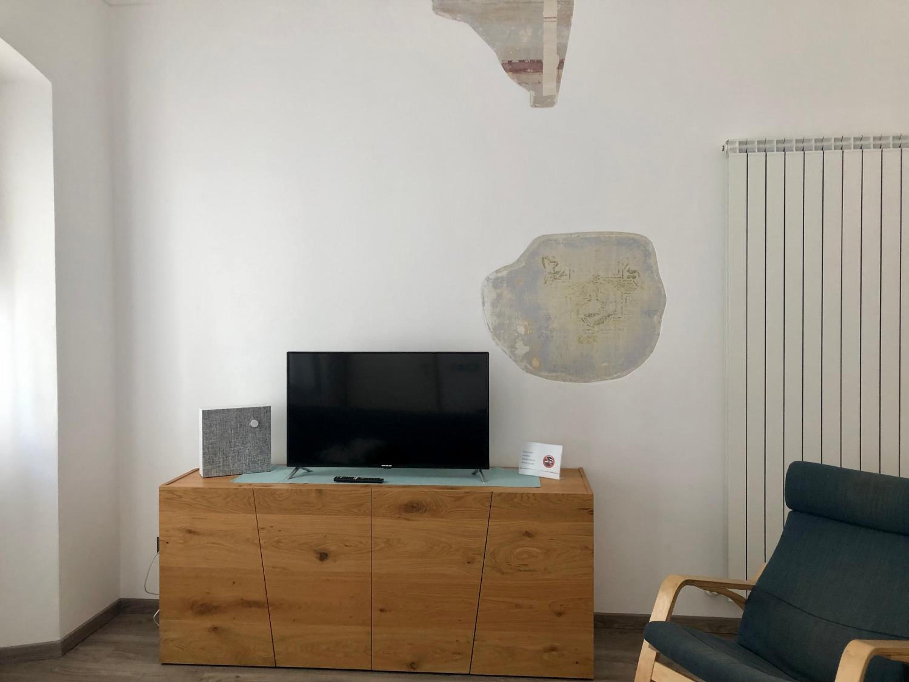 Three-Bedroom Apartment photo 2