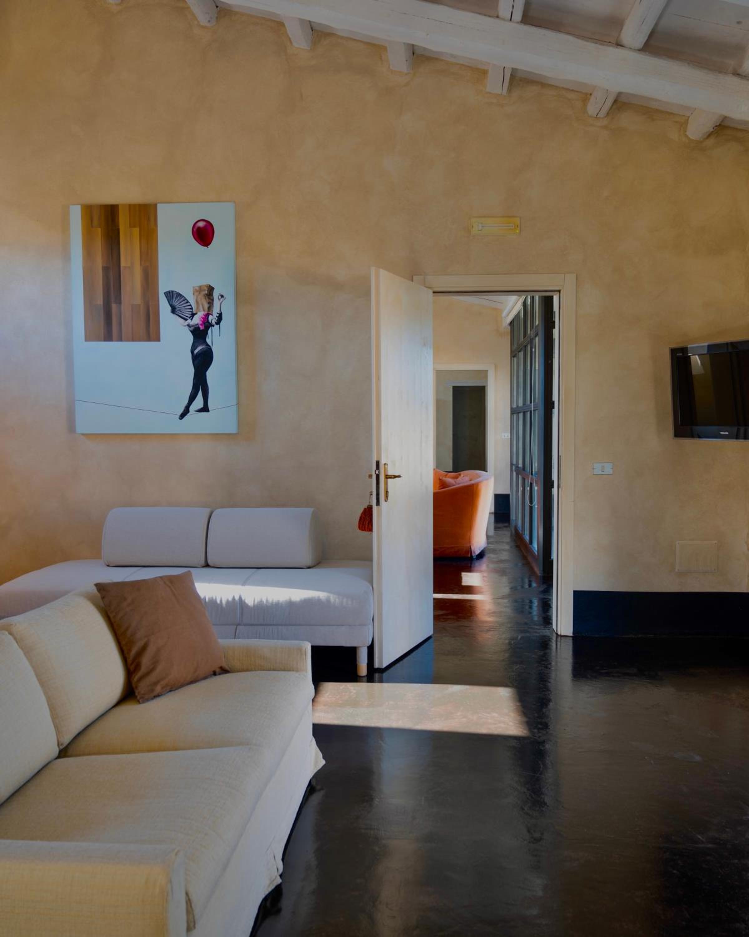 Deluxe Suite photo 2