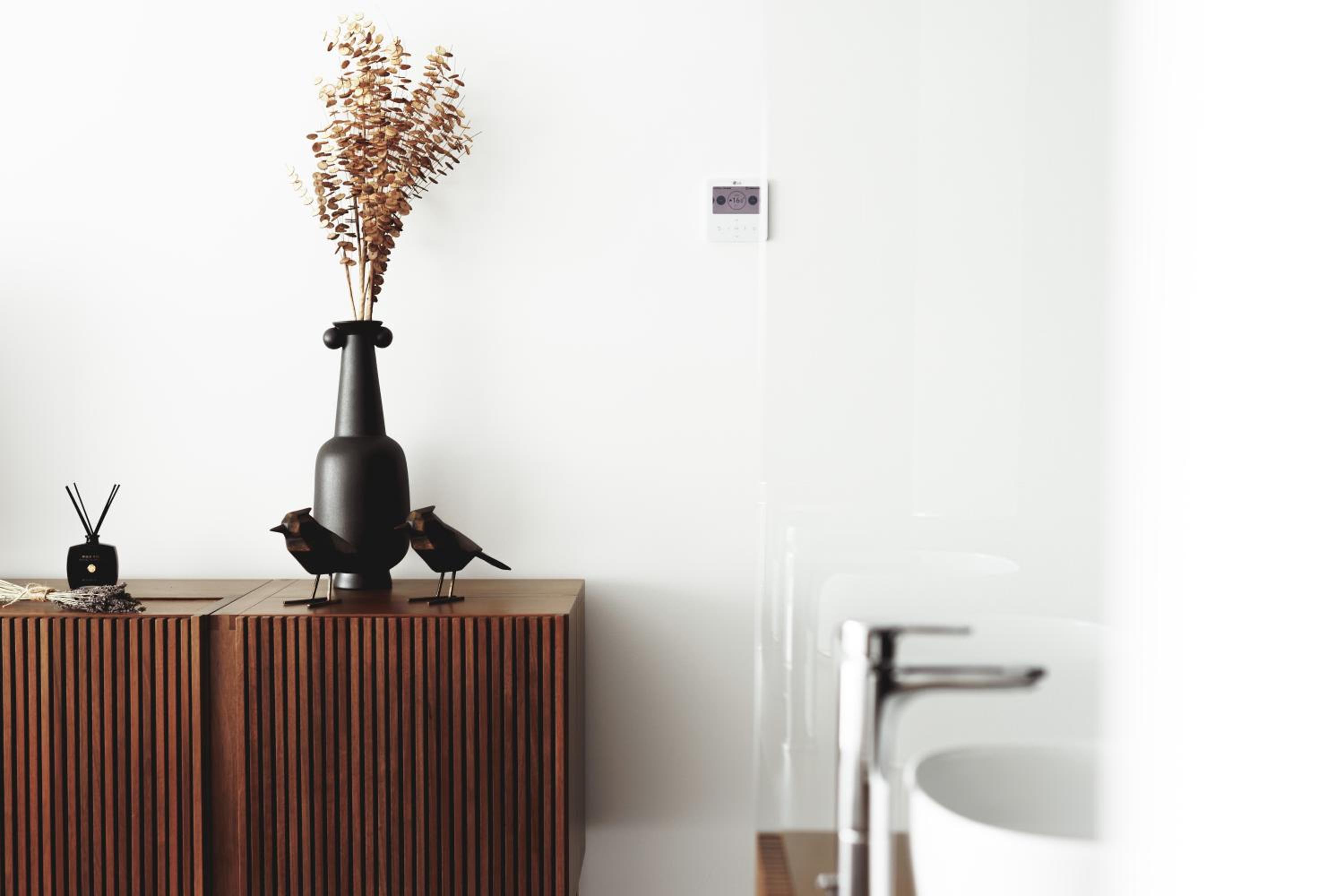 Available room thumbnail 6