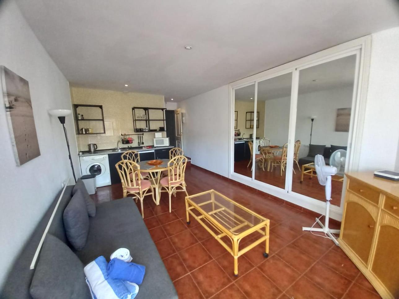 Estudio con Balcón