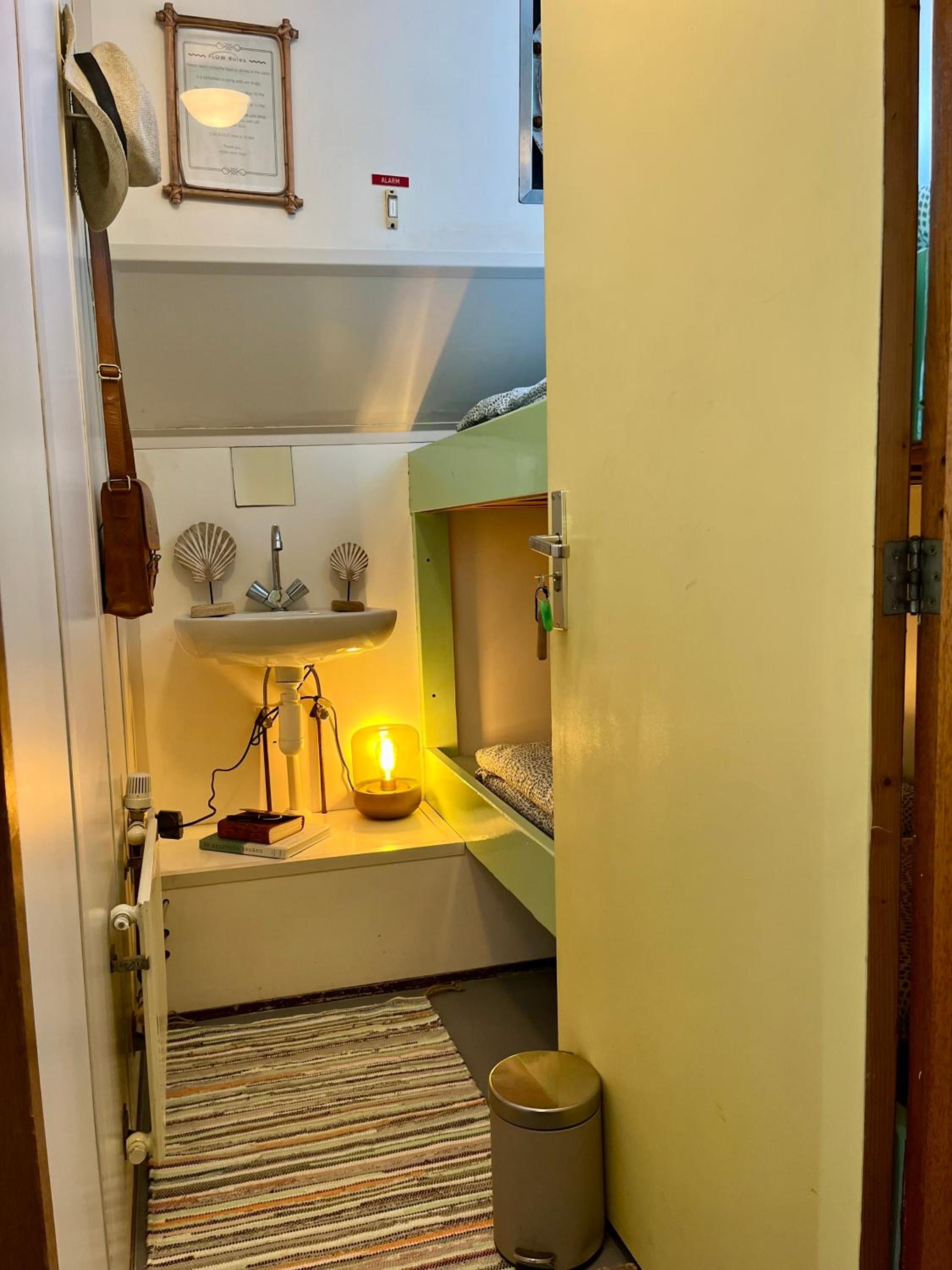 Small Twin Room photo 3