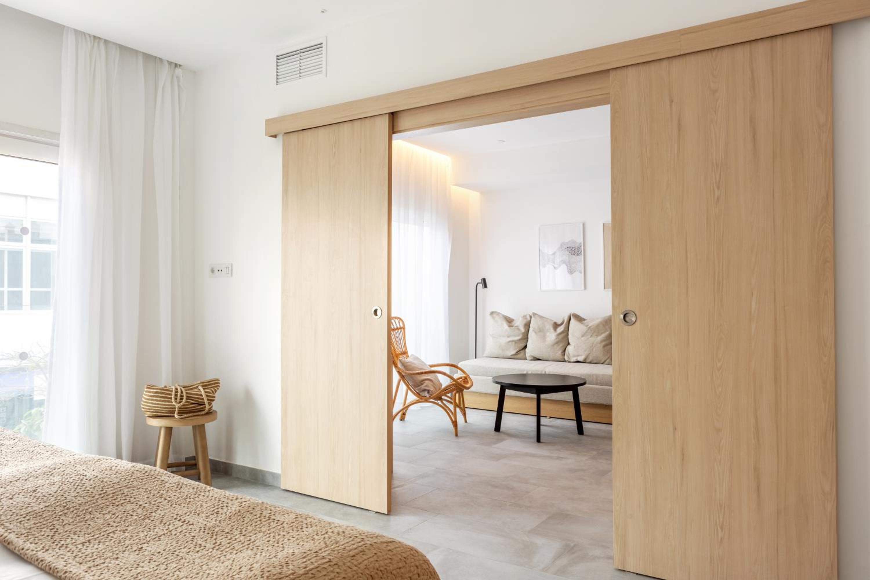 One-Bedroom Suite No Balcony