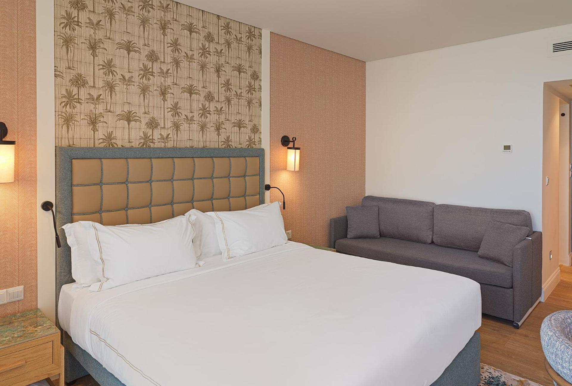 Deluxe Family Room with Sea View - Photo 3