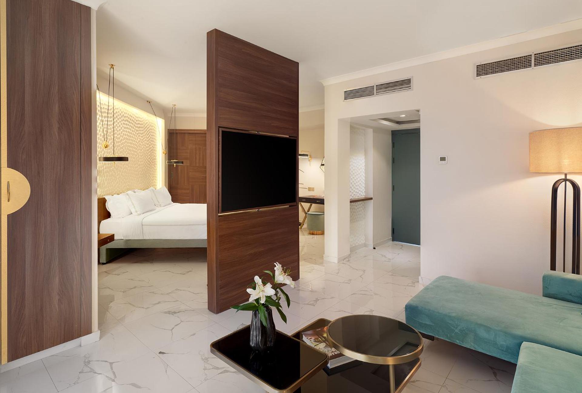 Executive Junior Suite with Sea View  - Photo 4