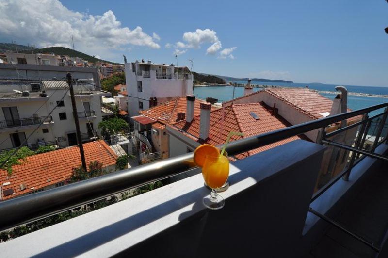 Deluxe Double Room with Side Sea View photo 2