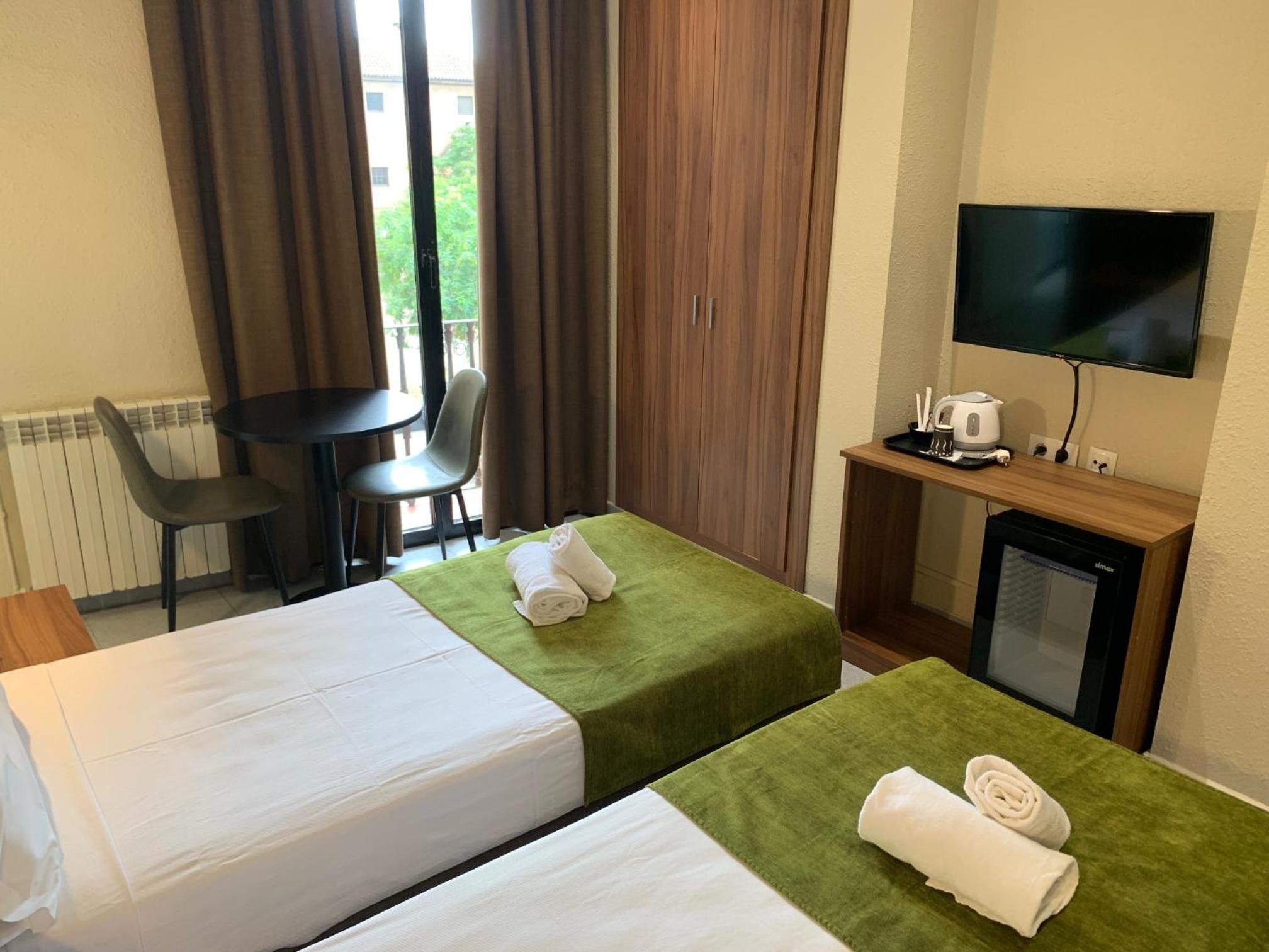Twin Room with Balcony photo 3