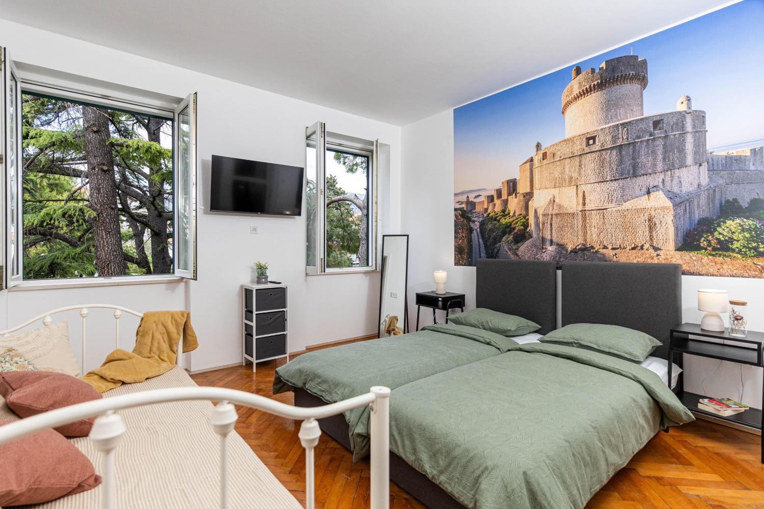 Triple Room with Private Bathroom