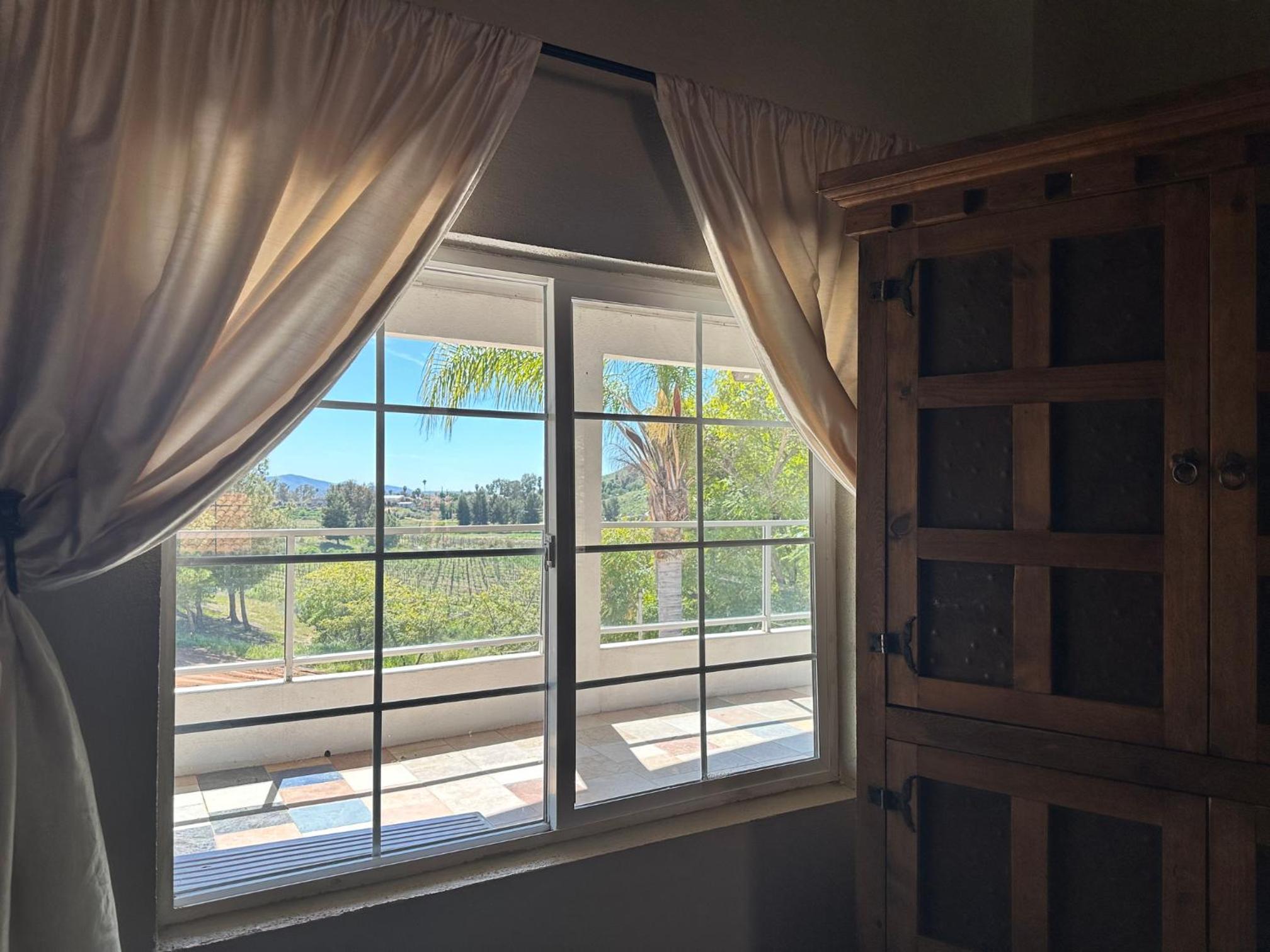 King Room with Mountain View photo 2