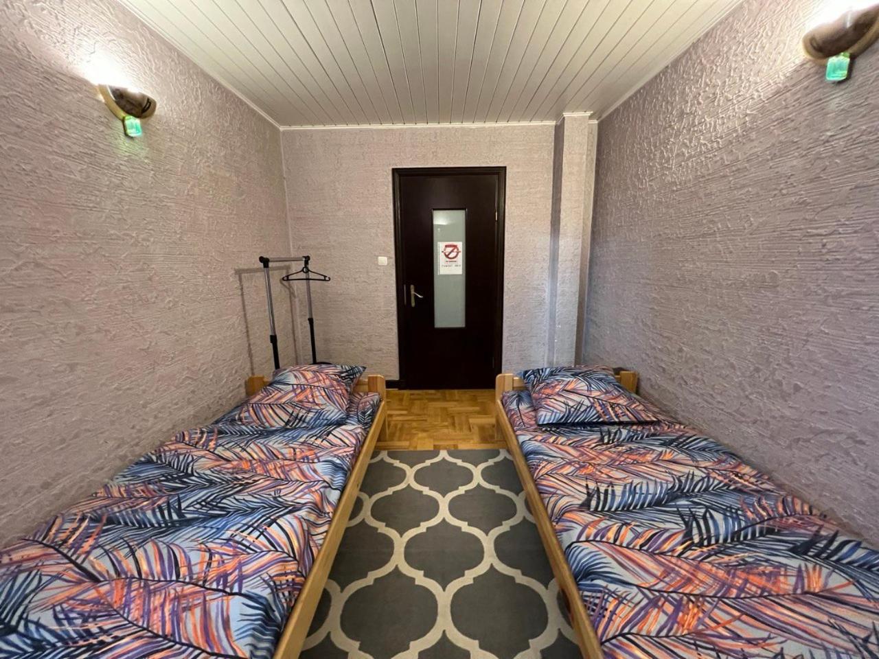 Standard Twin Room - Photo 2