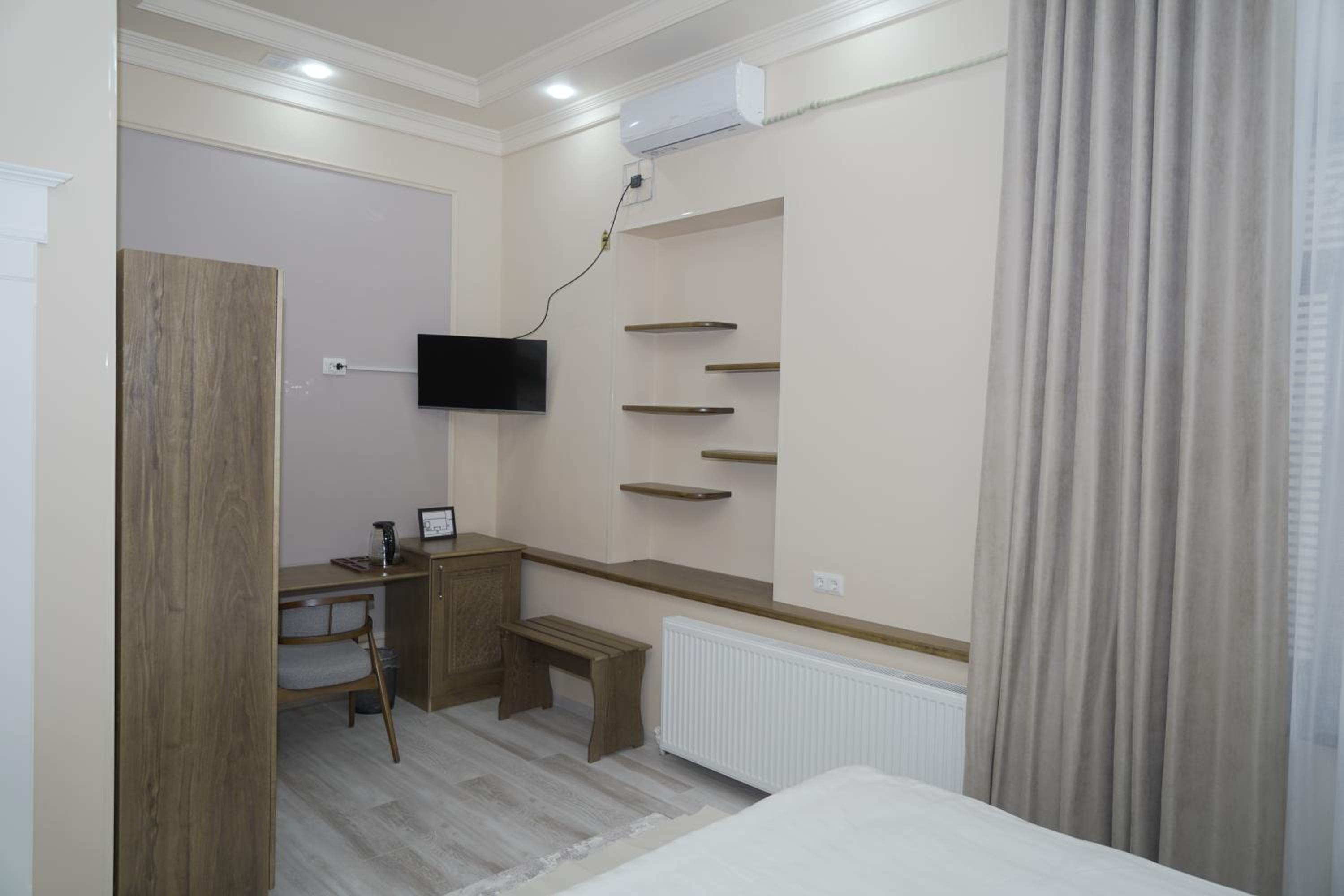 Deluxe Family Room photo 2