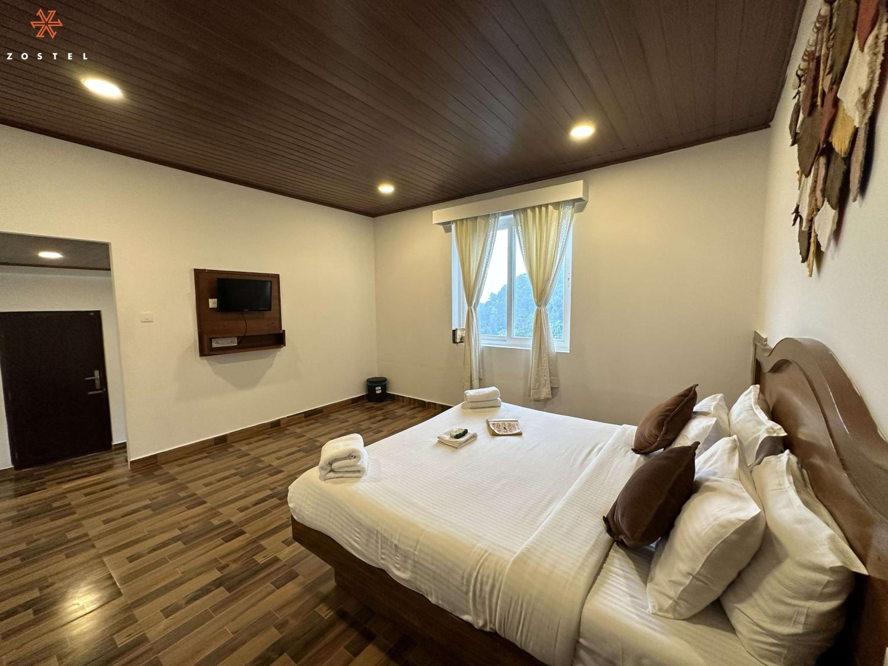 Semi Deluxe Room photo 3