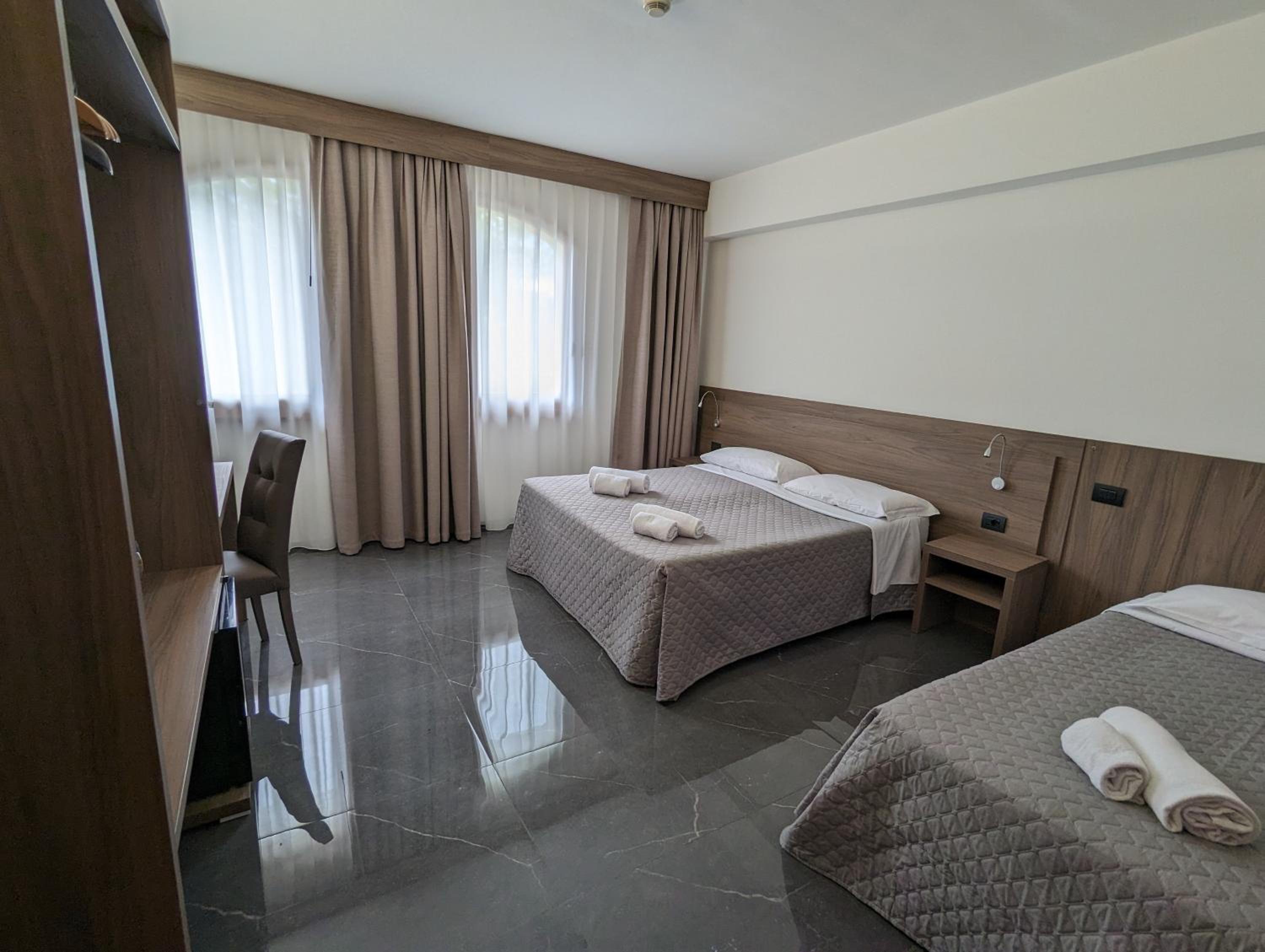 Quarto Triplo Econômico