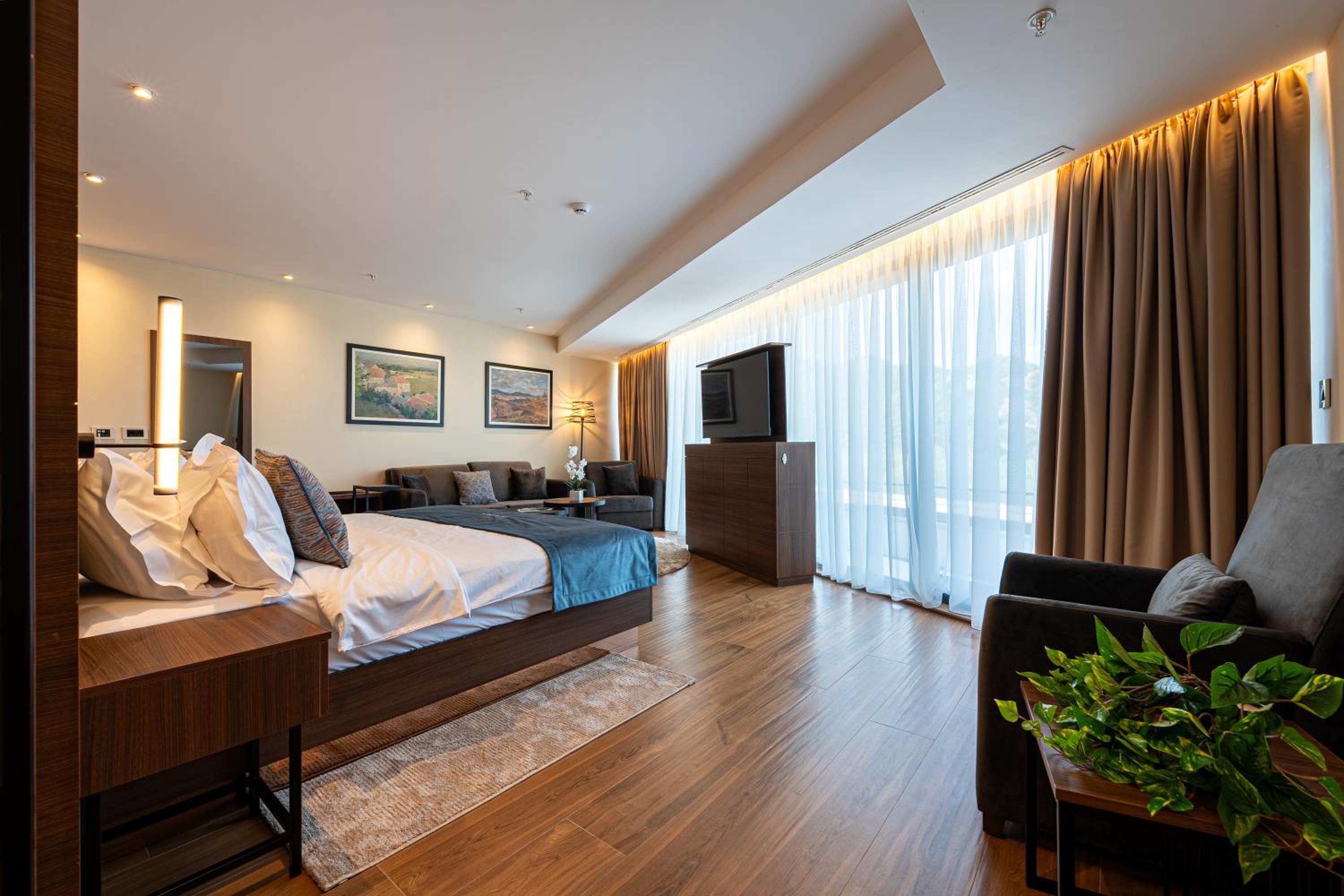 Apartment with Lake View photo 2