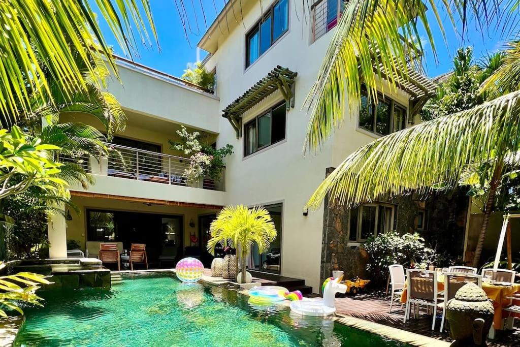 Villa photo 1