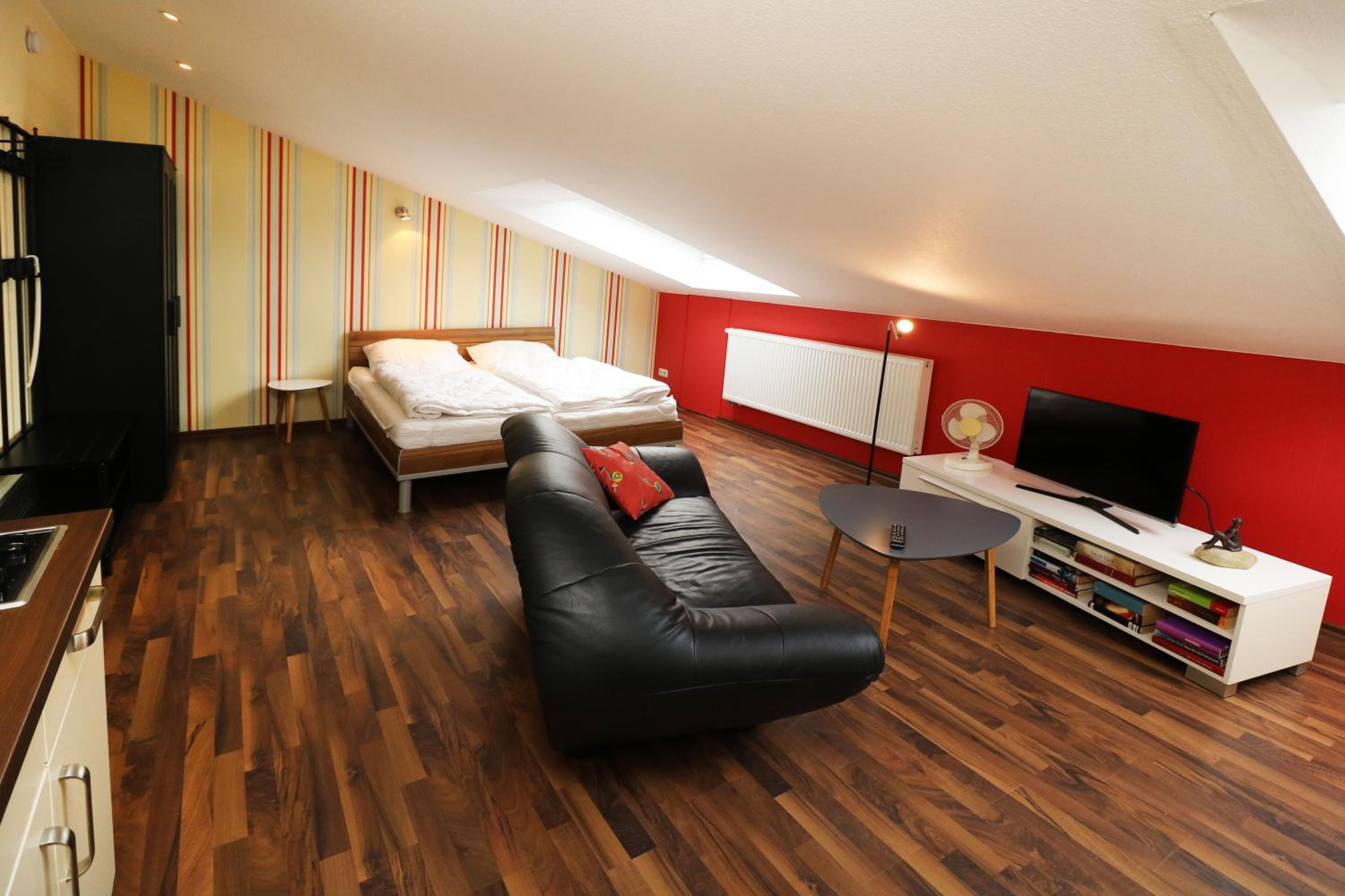 Studio Apartment photo 1