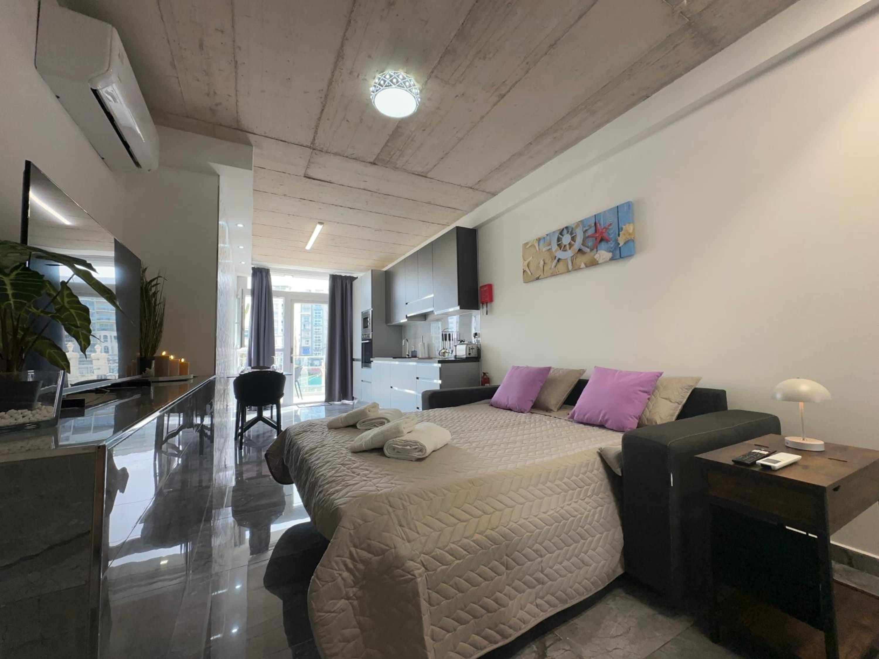 One-Bedroom Apartment