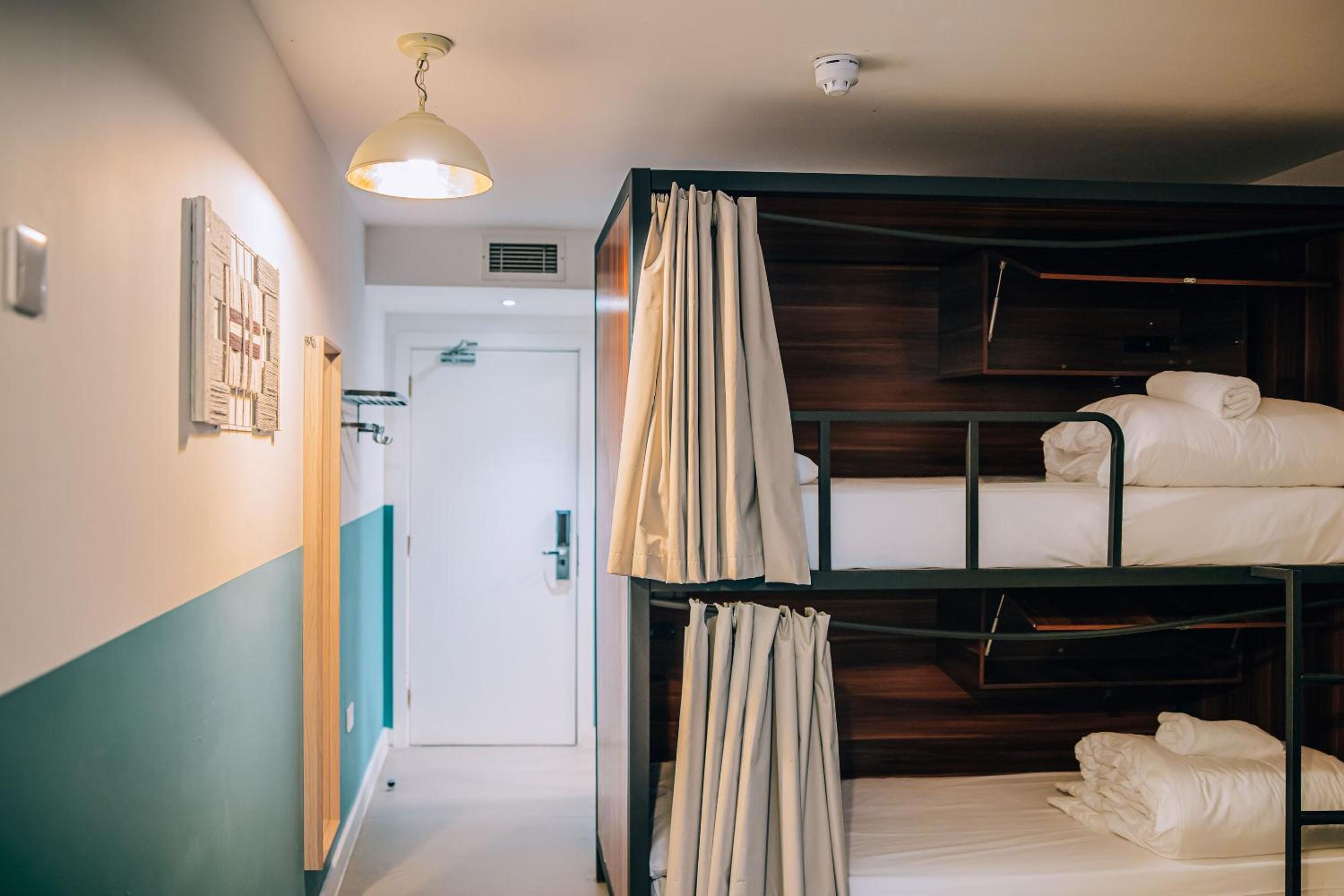 Quadruple Room - Photo 1